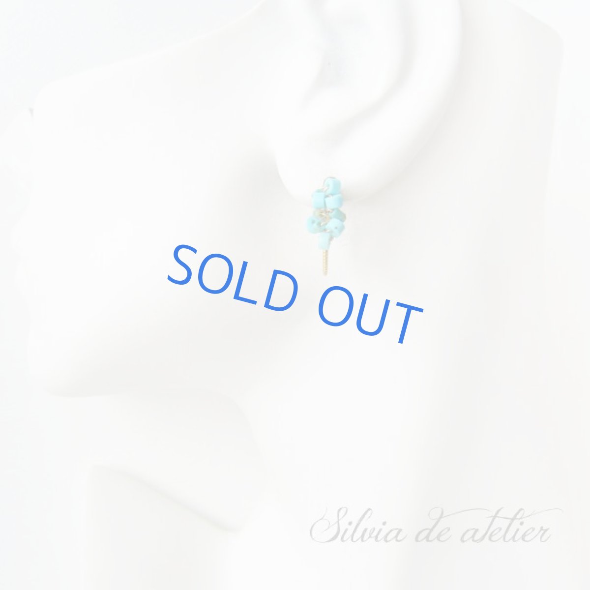 画像4: Vフック　ブルーターコイズ　チタンポスト　ピアス (4)