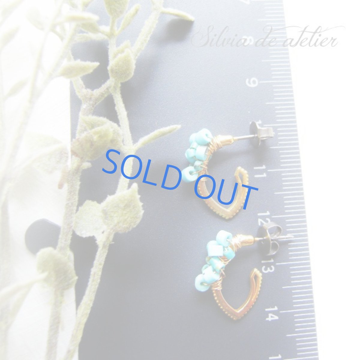 画像2: Vフック　ブルーターコイズ　チタンポスト　ピアス (2)