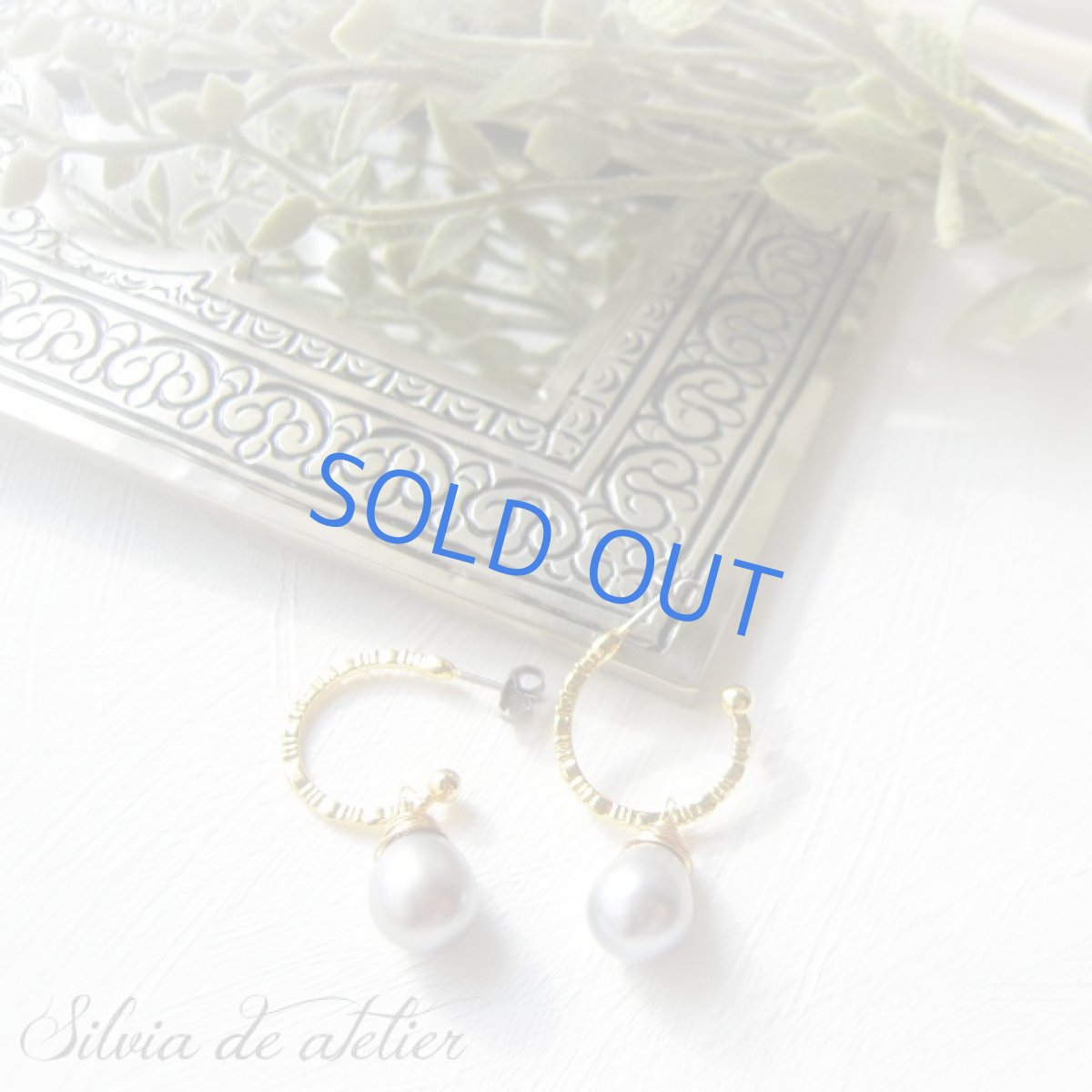 画像3: 大粒ドロップ　グレー淡水パール　ゴールドデザインチタンポスト　ピアス (3)