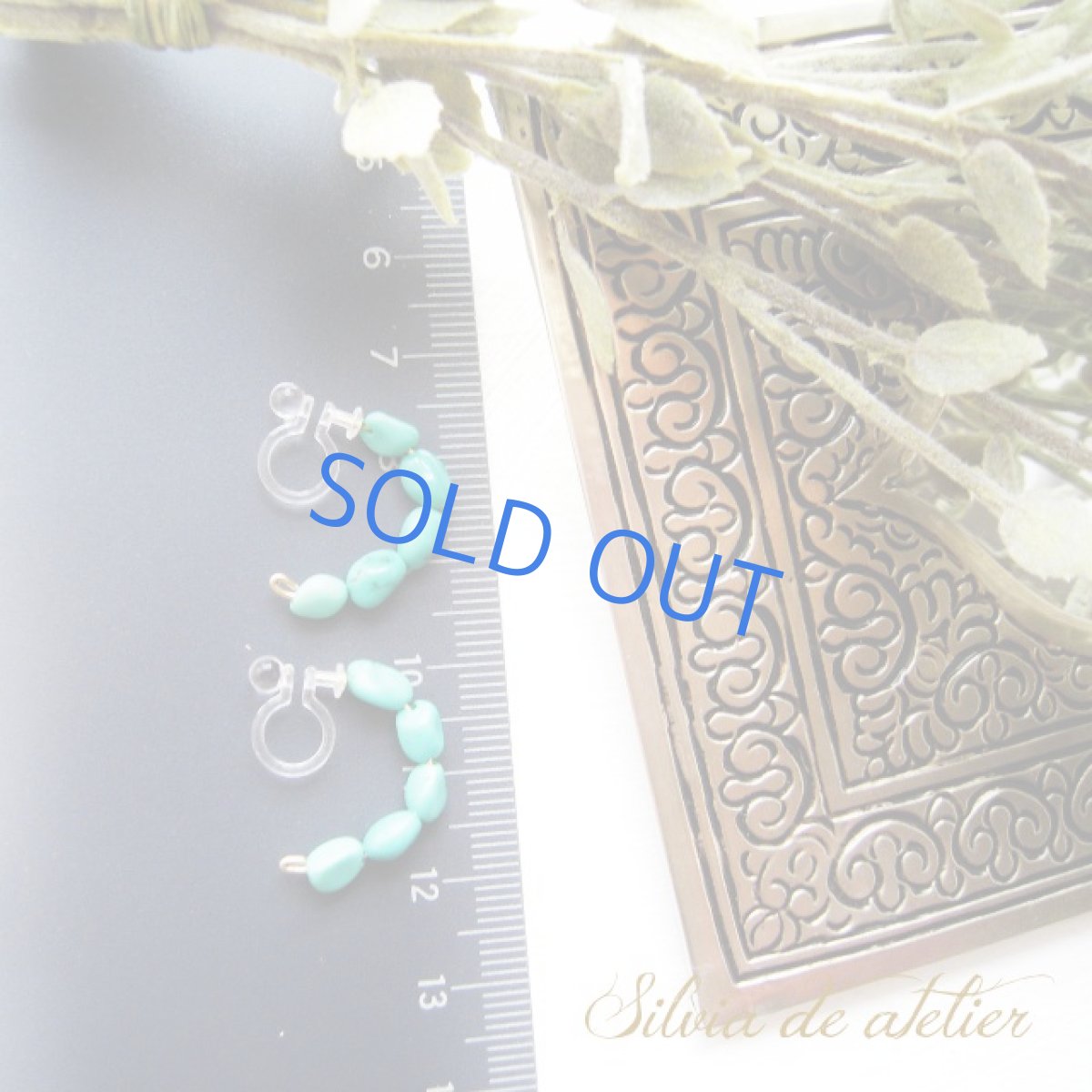 画像2: フープ風ターコイズタンブル　樹脂製ひ型イヤークリップ (2)