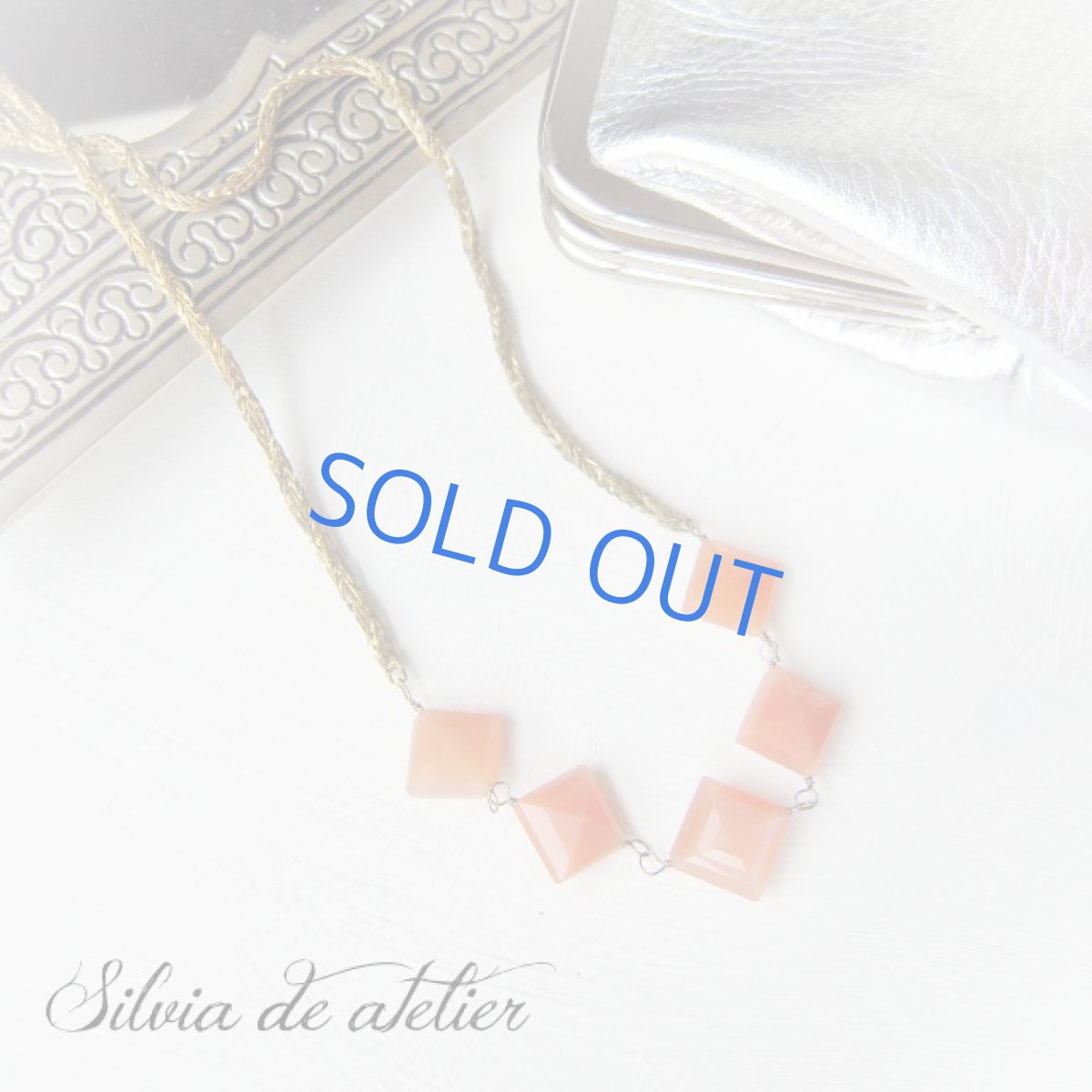 画像4: オレンジムーンストーン　ダイスカット　vintageチェーン　ミディアムネックレス（アジャスターなし） (4)