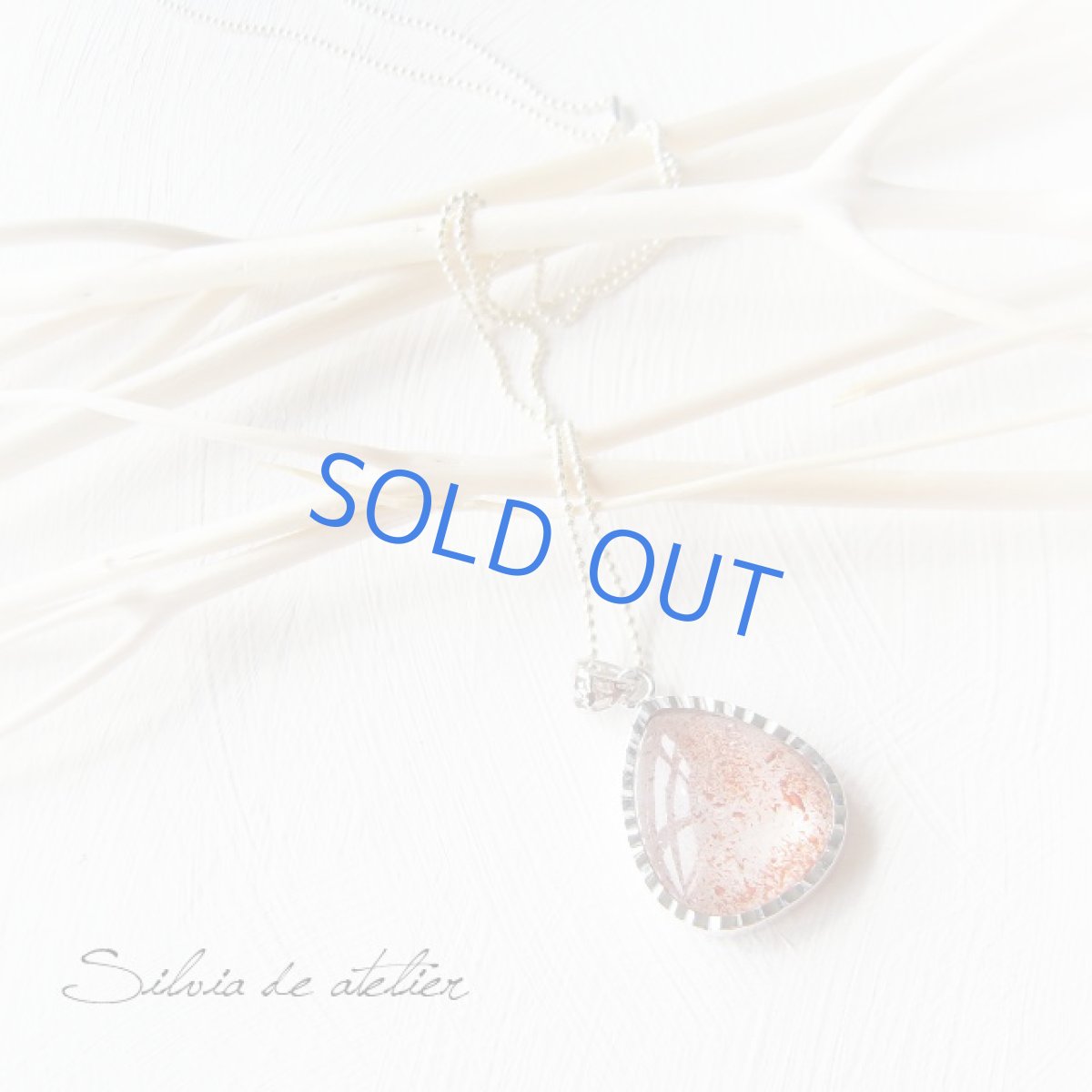 画像4: ドロップ型　レッドルチル　レピドクロサイト（ストロベリークォーツ）　大粒カボション　シルバーネックレス【B】 (4)