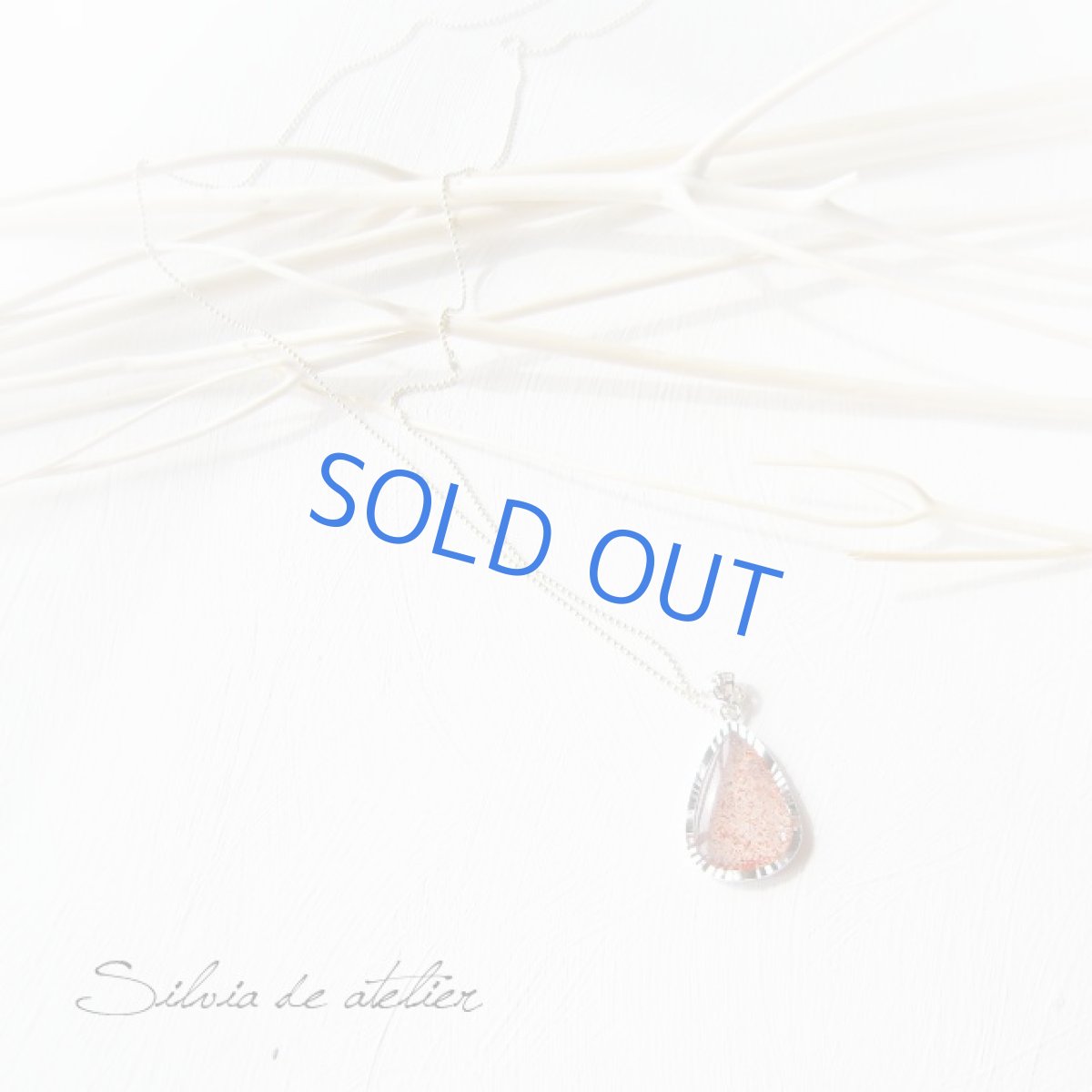 画像4: 涙ドロップ型　レッドルチル　レピドクロサイト（ストロベリークォーツ）　大粒カボション　シルバーネックレス【D】 (4)