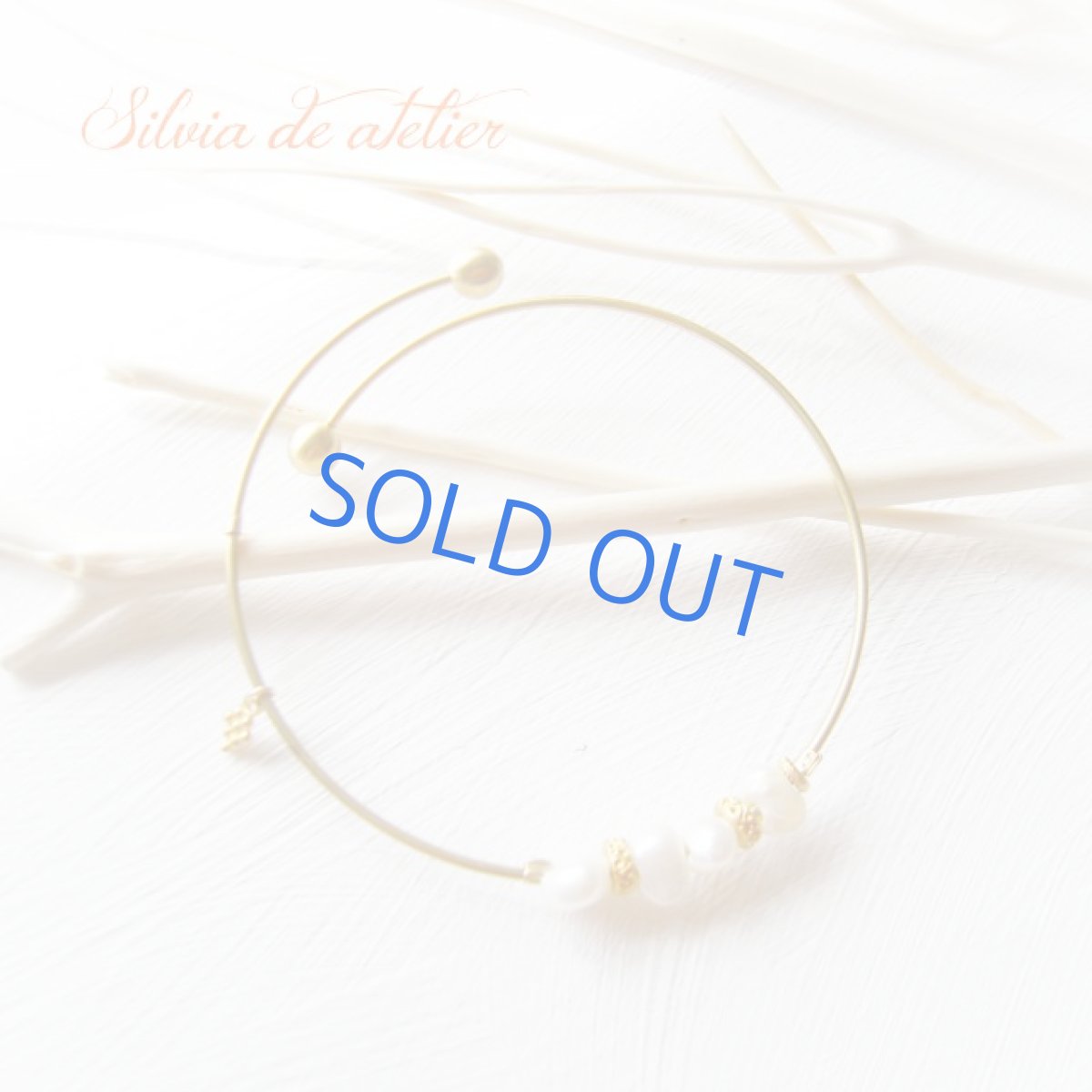 画像2: ホワイト　淡水パール　vintage真鍮製バングル (2)