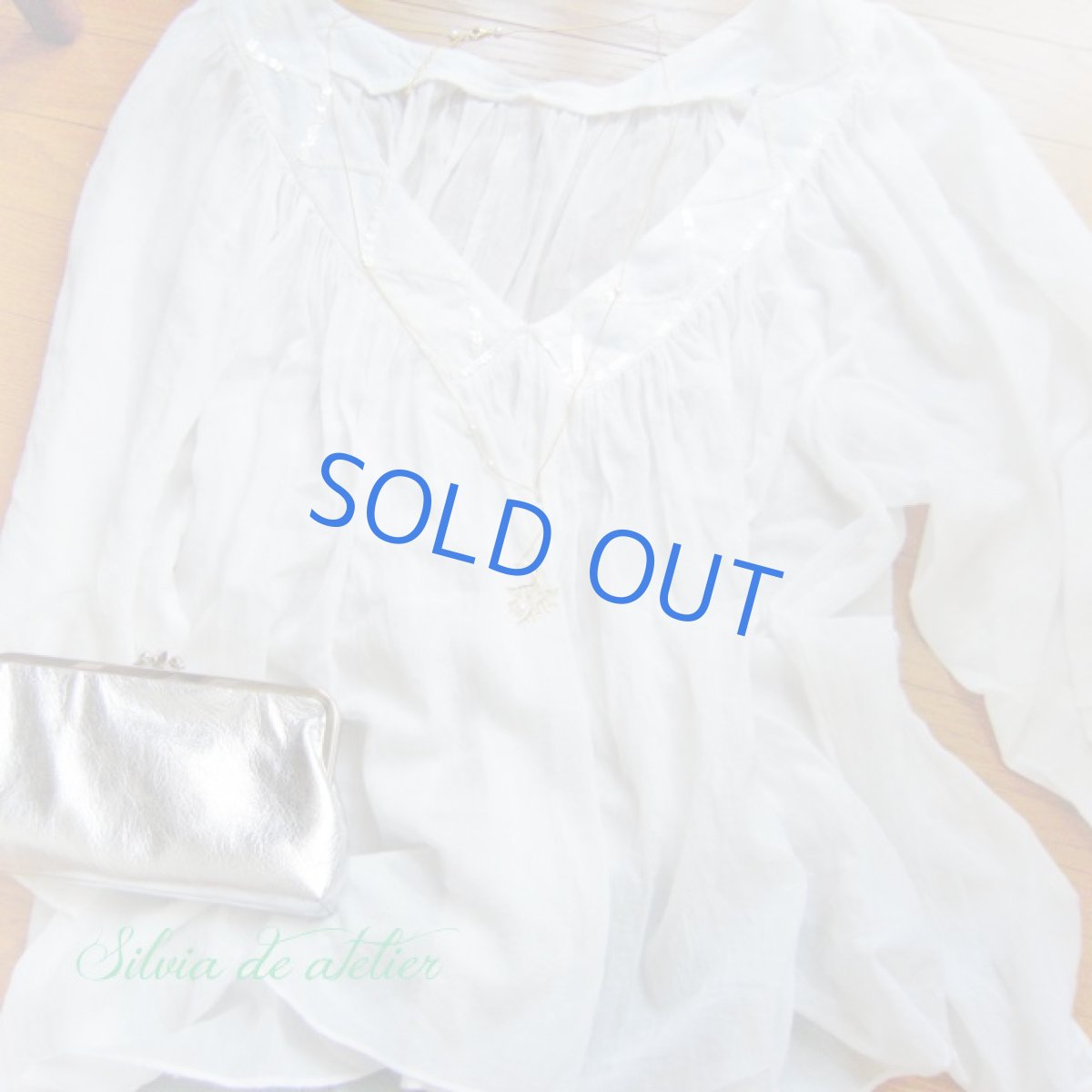 画像3: ホワイト淡水パール　コーラルチャーム　ゴールドチェーン　Y字　　ネックレス（ロングタイプ） (3)