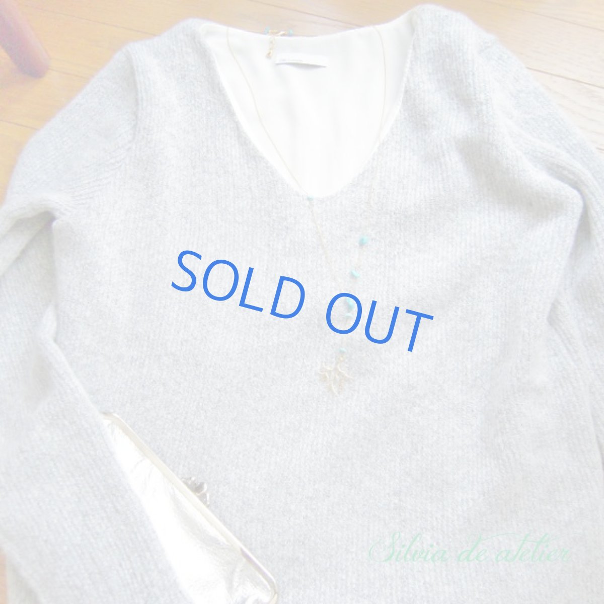 画像6: ブルー　ターコイズタンブル　コーラルチャーム　ゴールドチェーン　Y字　　ネックレス（ミディアムタイプ） (6)