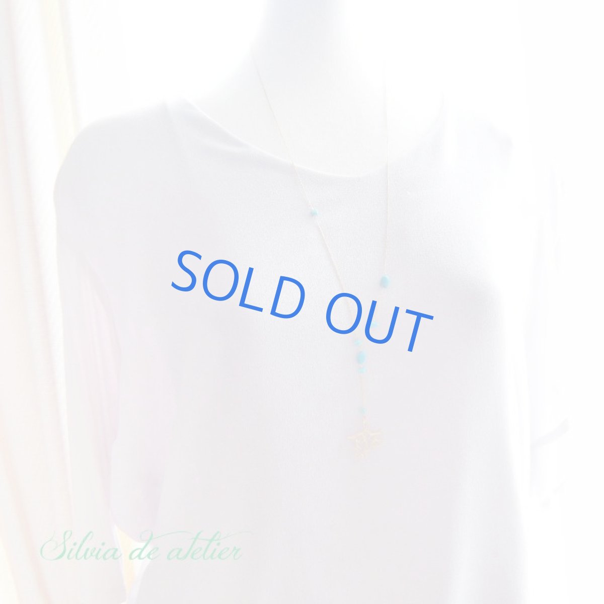 画像5: ブルー　ターコイズタンブル　コーラルチャーム　ゴールドチェーン　Y字　　ネックレス（ミディアムタイプ） (5)