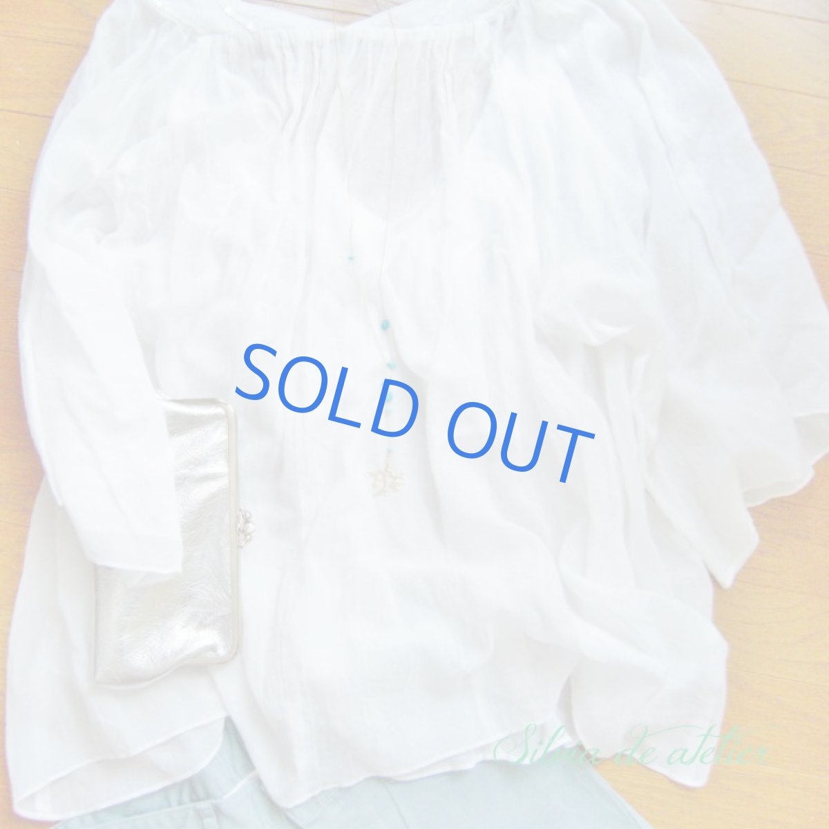 画像4: ブルー　ターコイズタンブル　コーラルチャーム　ゴールドチェーン　Y字　　ネックレス（ミディアムタイプ） (4)