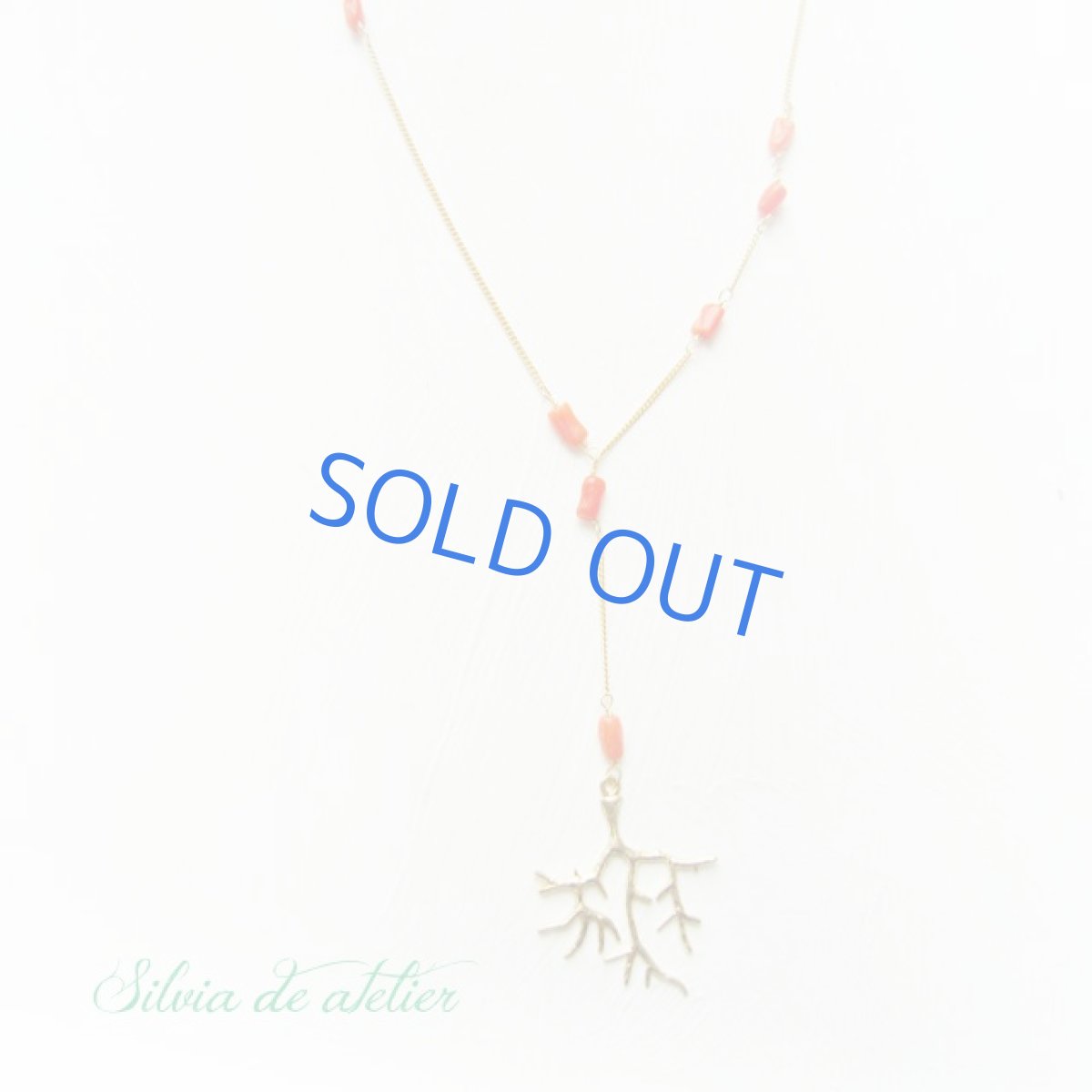 画像3: サルディーニャ産天然レッドコーラル　コーラルチャーム　ゴールドチェーン　Y字　　ネックレス（ロングタイプ） (3)