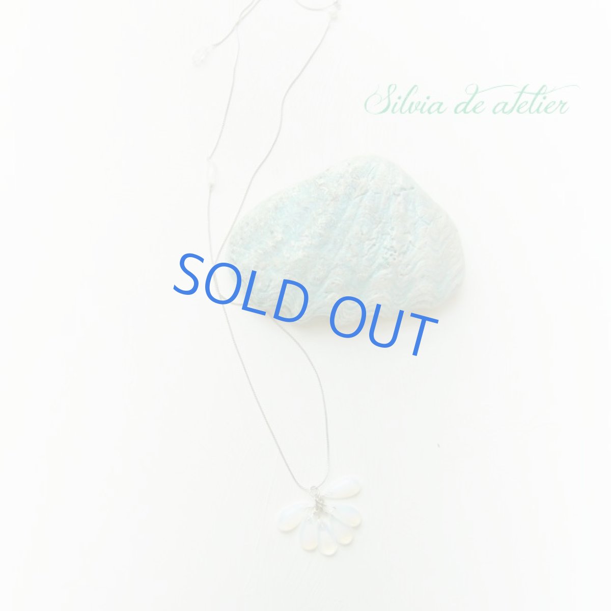 画像3: オパールグラス　ペアシェイプ　フリンジ　ストリングスチェーン　シルバーカラー　ロングネックレス (3)