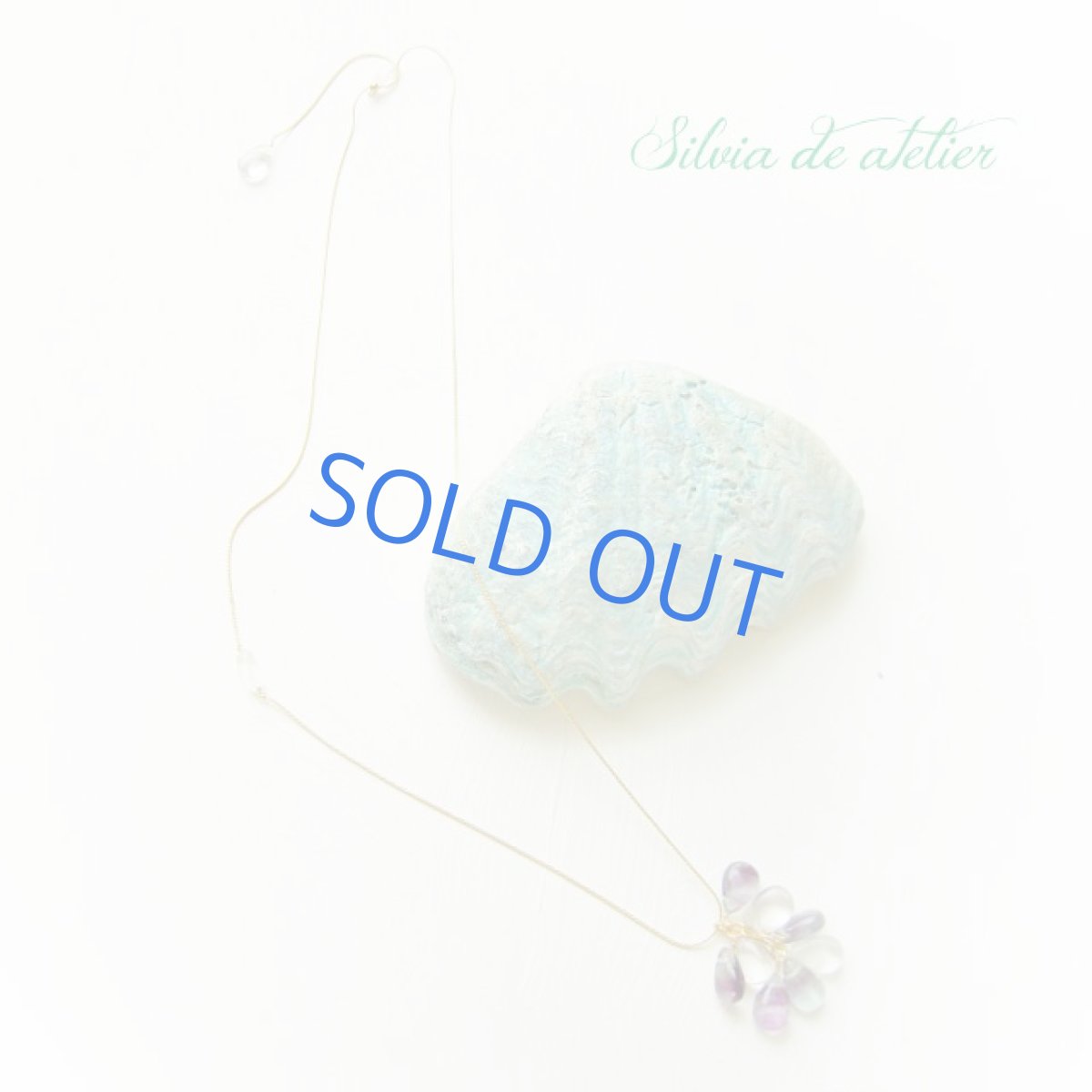 画像2: パープル系　バイカラーフローライト　ペアシェイプ　フリンジ　ストリングスチェーン　ゴールドカラー　ロングネックレス (2)