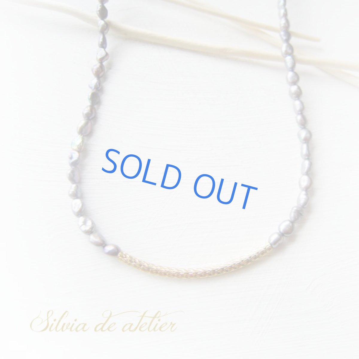 画像2: ダークシルバー　淡水パール　ライス　ゴールデンチューブ　ショートネックレス (2)