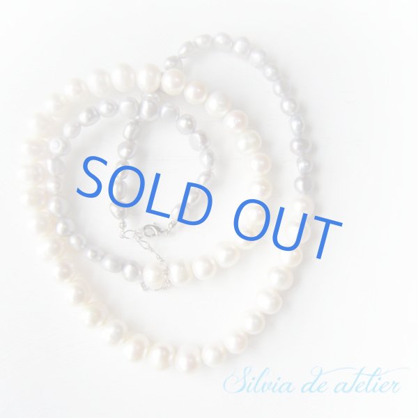 シルバーグレー淡水パール＆ホワイト淡水パールバロック バイカラー  