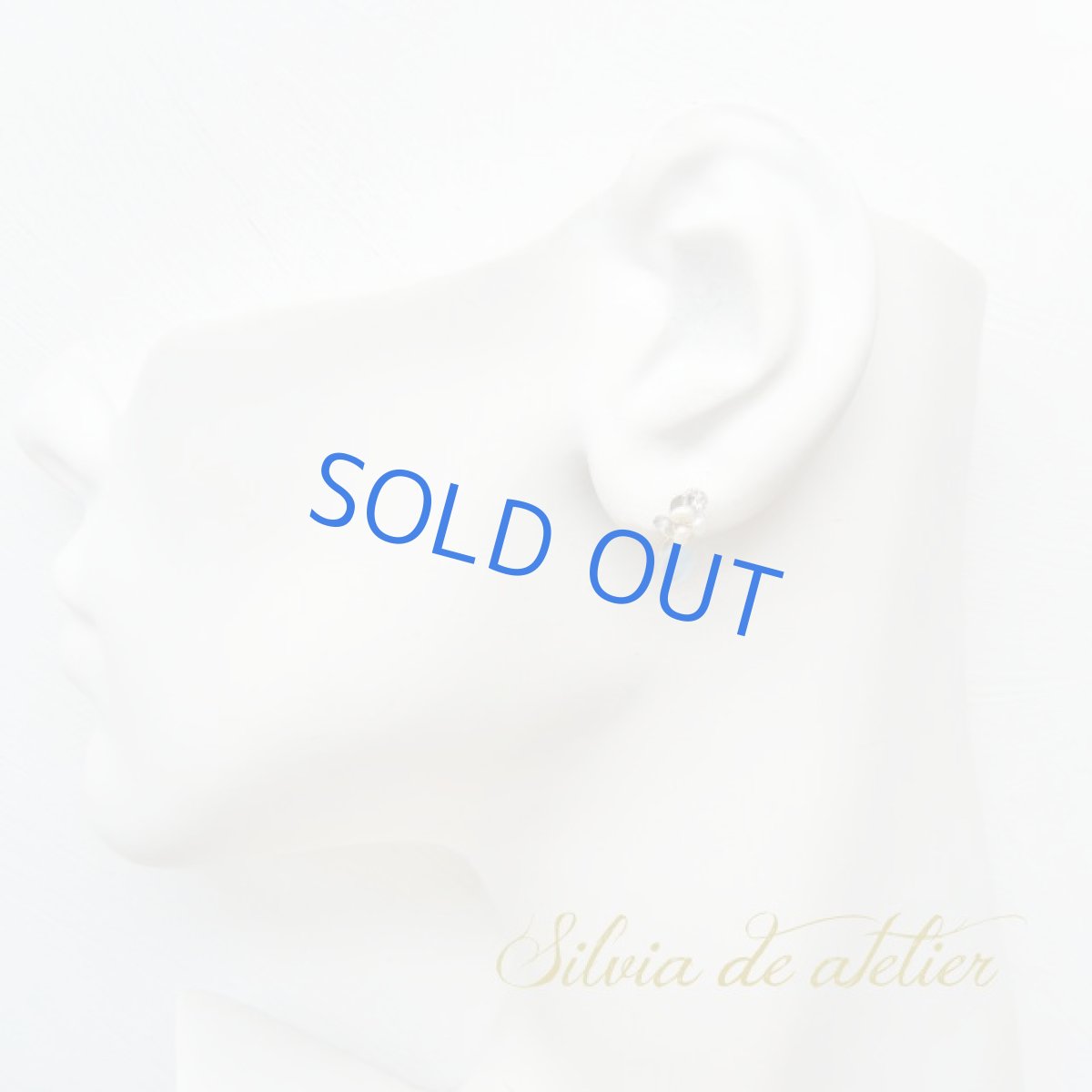 画像3: 〜プチクリップ〜　ブルーアクアマリンオーバル＆サファイヤ　アシンメトリー　ゴールドメッキ製ひ型イヤークリップ (3)