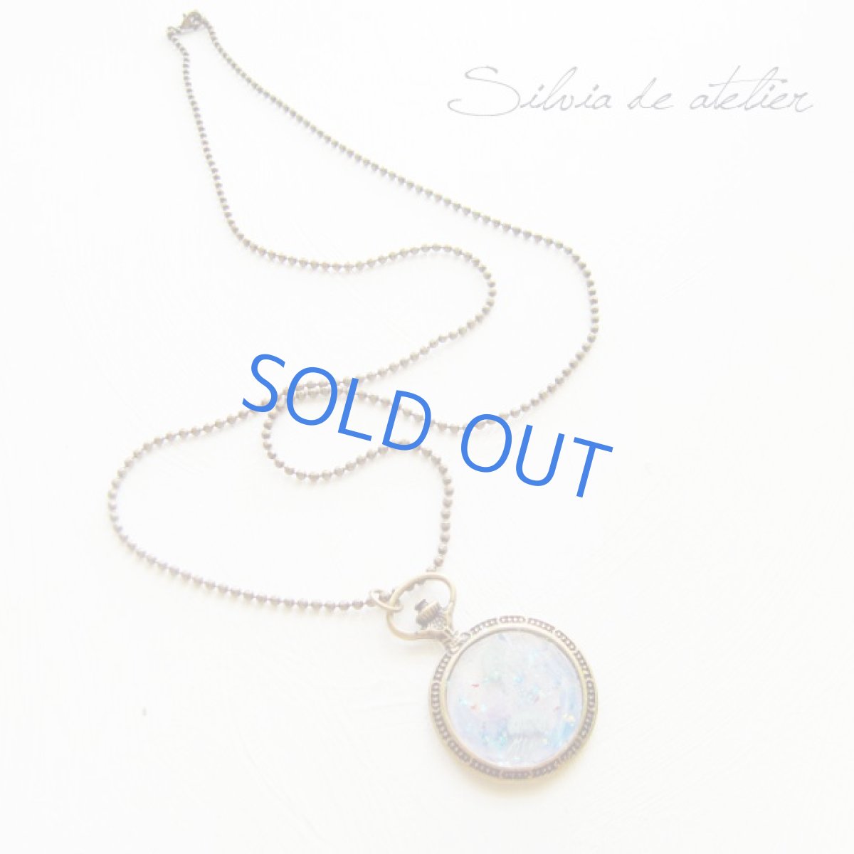 画像4: 【Aquarium　シリーズ】　海月アクアリウムの懐中時計　樹脂カボション　アンティークゴールド　ロングネックレス (4)