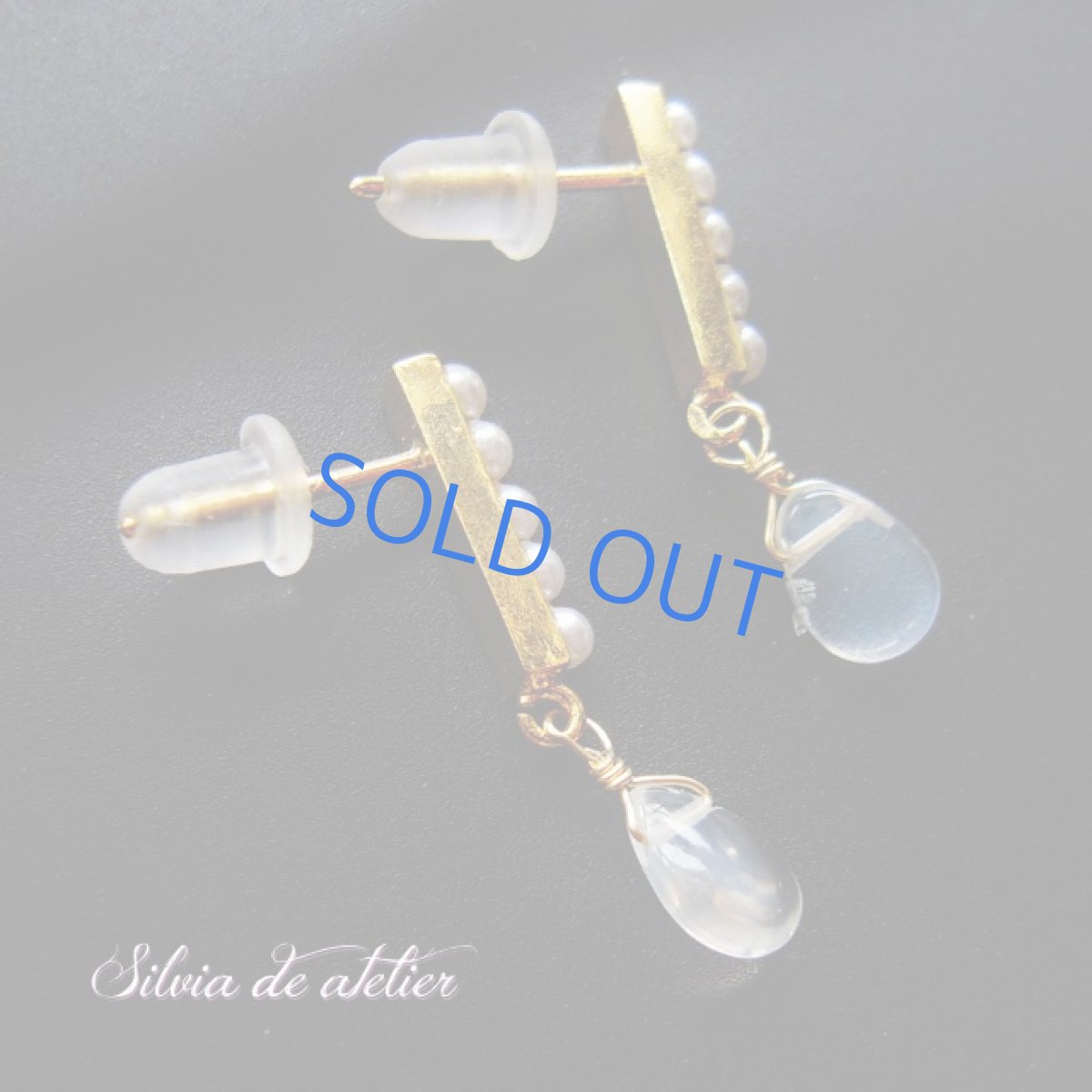 画像2: 残り１　セレモニアムーンストーン　silver925　18ｋメッキ　デザインポストピアス (2)