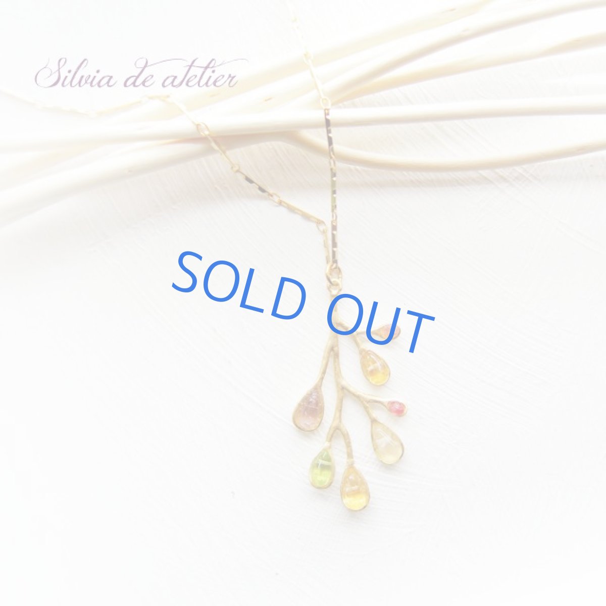 画像2: ジューシーカラー天然石　マットゴールドリーフ　ロングチェーンネックレス (2)