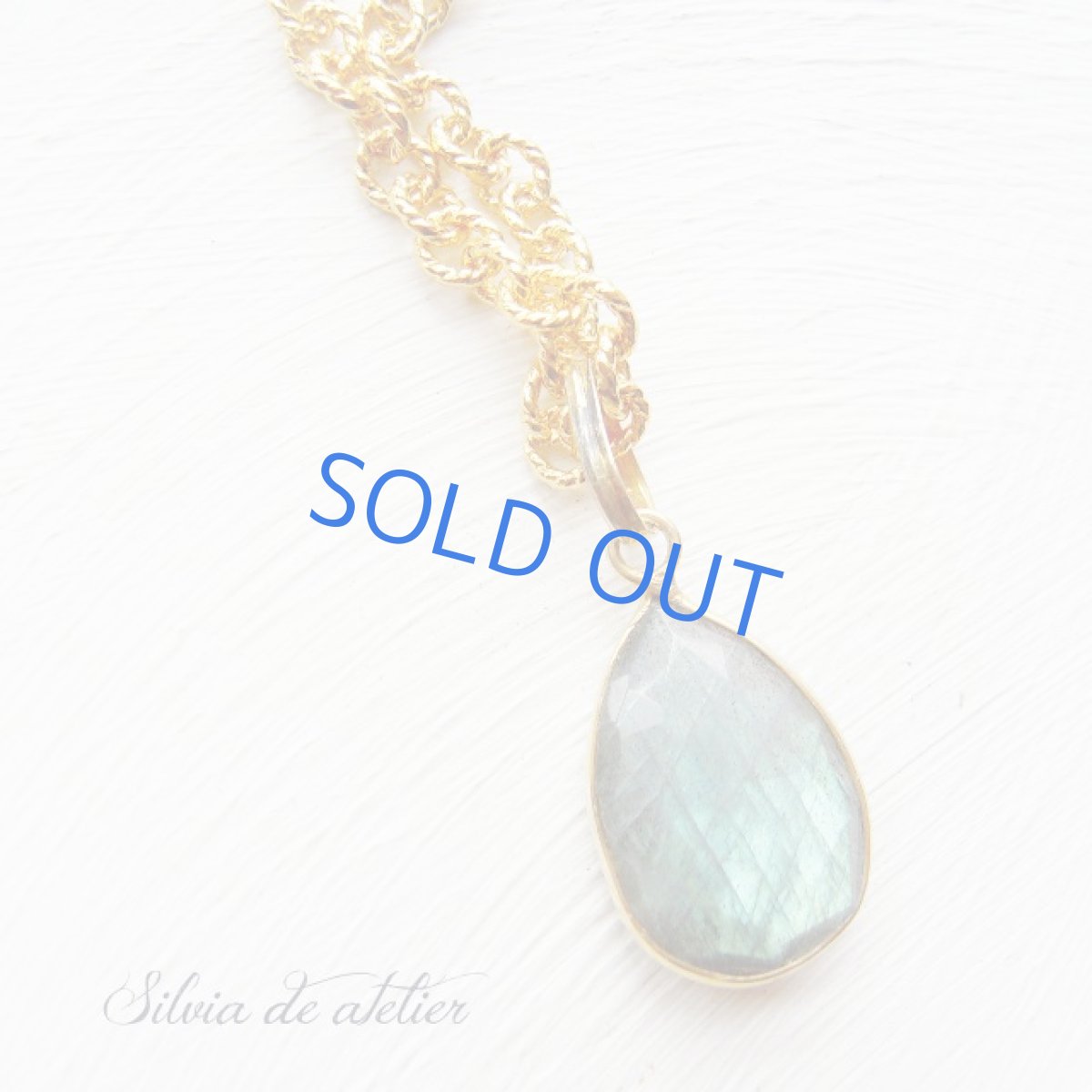 画像4: 残りMサイズのみ　大粒フレーム　ラブラドライト　ゴールドチェーン　ロングネックレス (4)