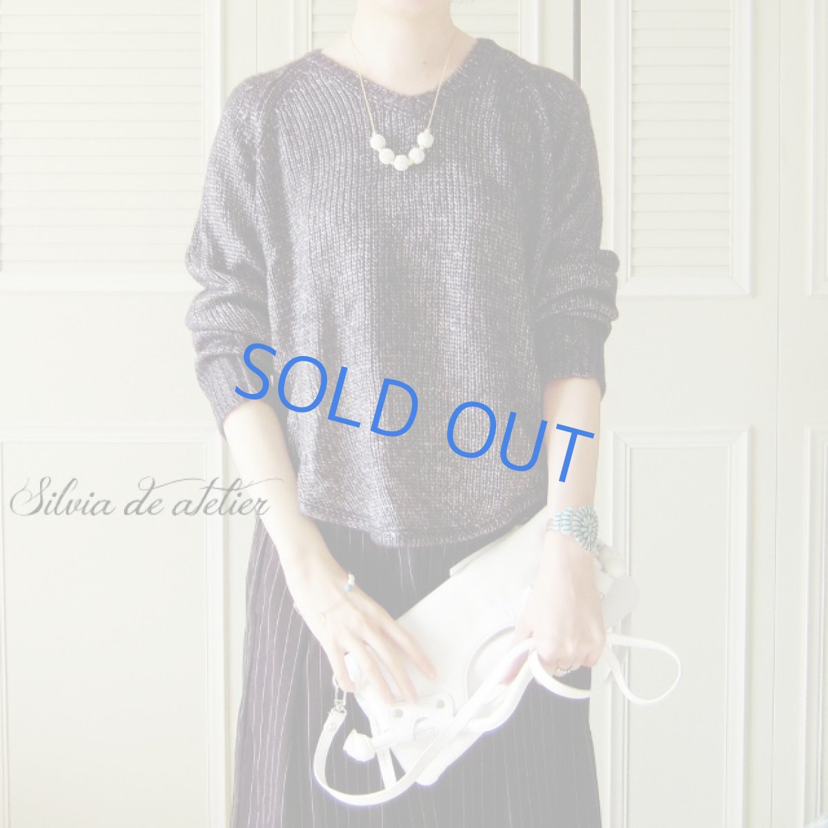 画像2: 残り１　ホワイトビーズ　ボンボンボール　デザインミディアム　ゴールド　ネックレス (2)