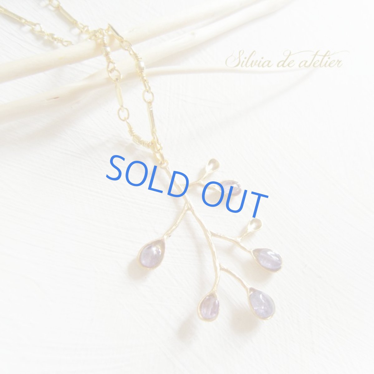 画像2: AAAタンザナイト　５粒使用♪　マットゴールドリーフ　ゴールド　デザインチェーンネックレス (2)