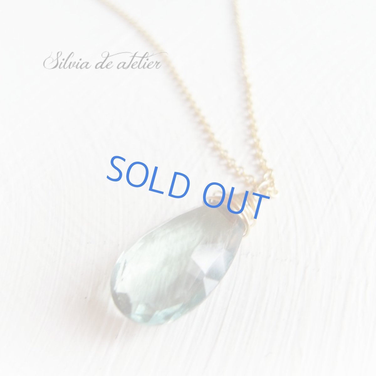 画像2: １点もの　宝石質　フローライト　グリーンカラー　ペアシェイプ　LLサイズ　ワイヤー巻ペアシェイプ　14kgf　チェーンネックレス (2)