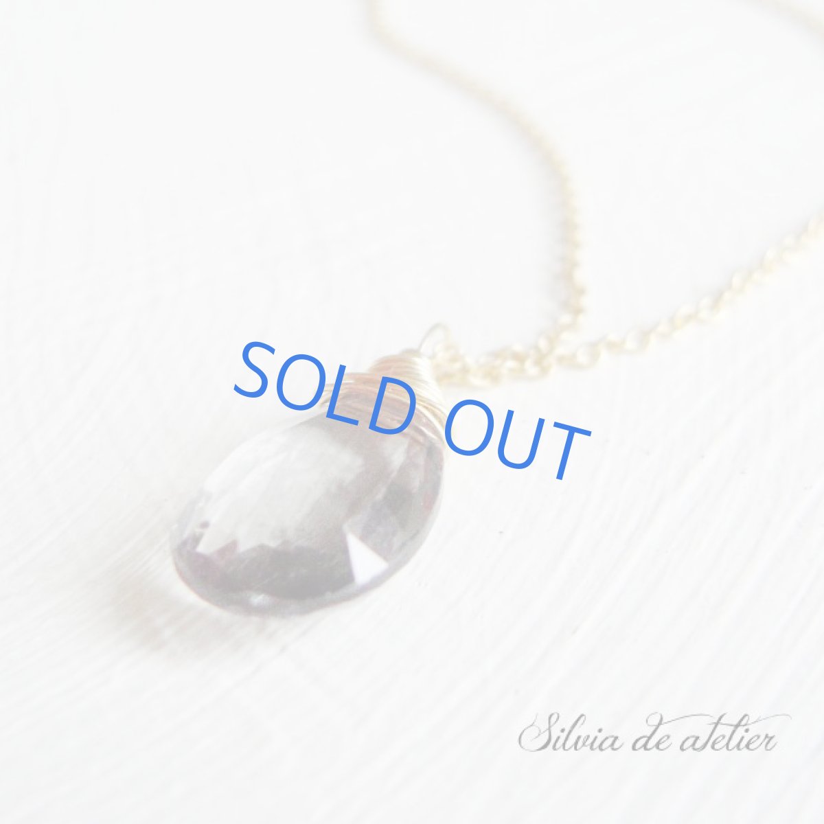 画像2: １点もの　宝石質　フローライト　モーヴカラー　ペアシェイプ　Lサイズ　ワイヤー巻ペアシェイプ　14kgf　チェーンネックレス (2)