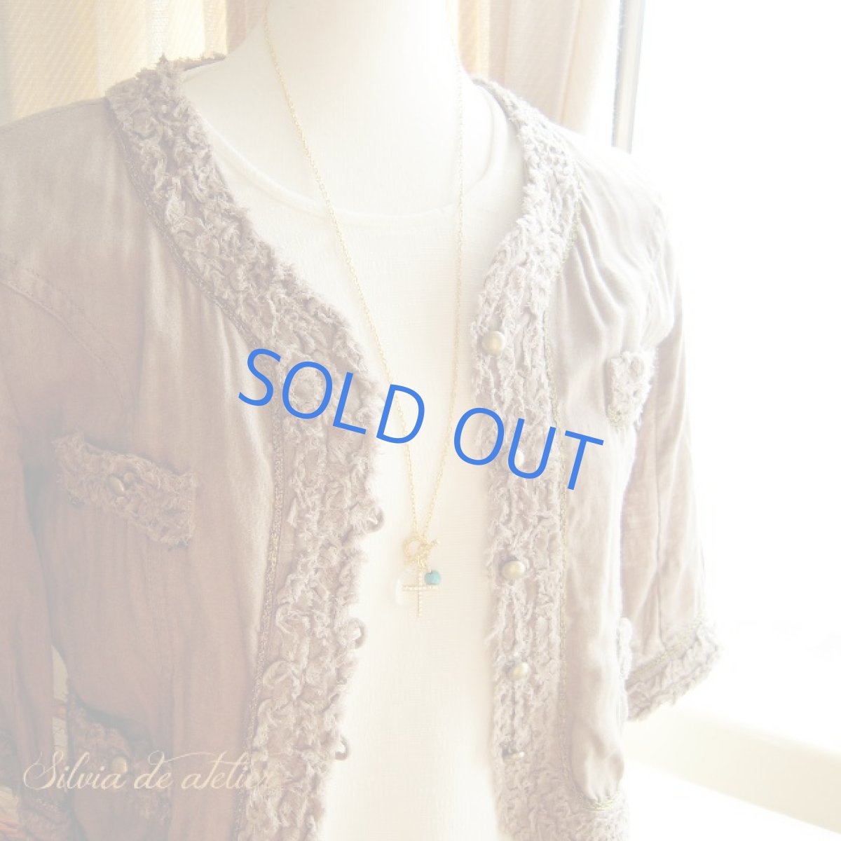 画像3: 残り１　マグネサイトターコイズ＆オーバルカットグラス　クロスチャーム付き　フロントマンテル　ゴールドネックレス (3)