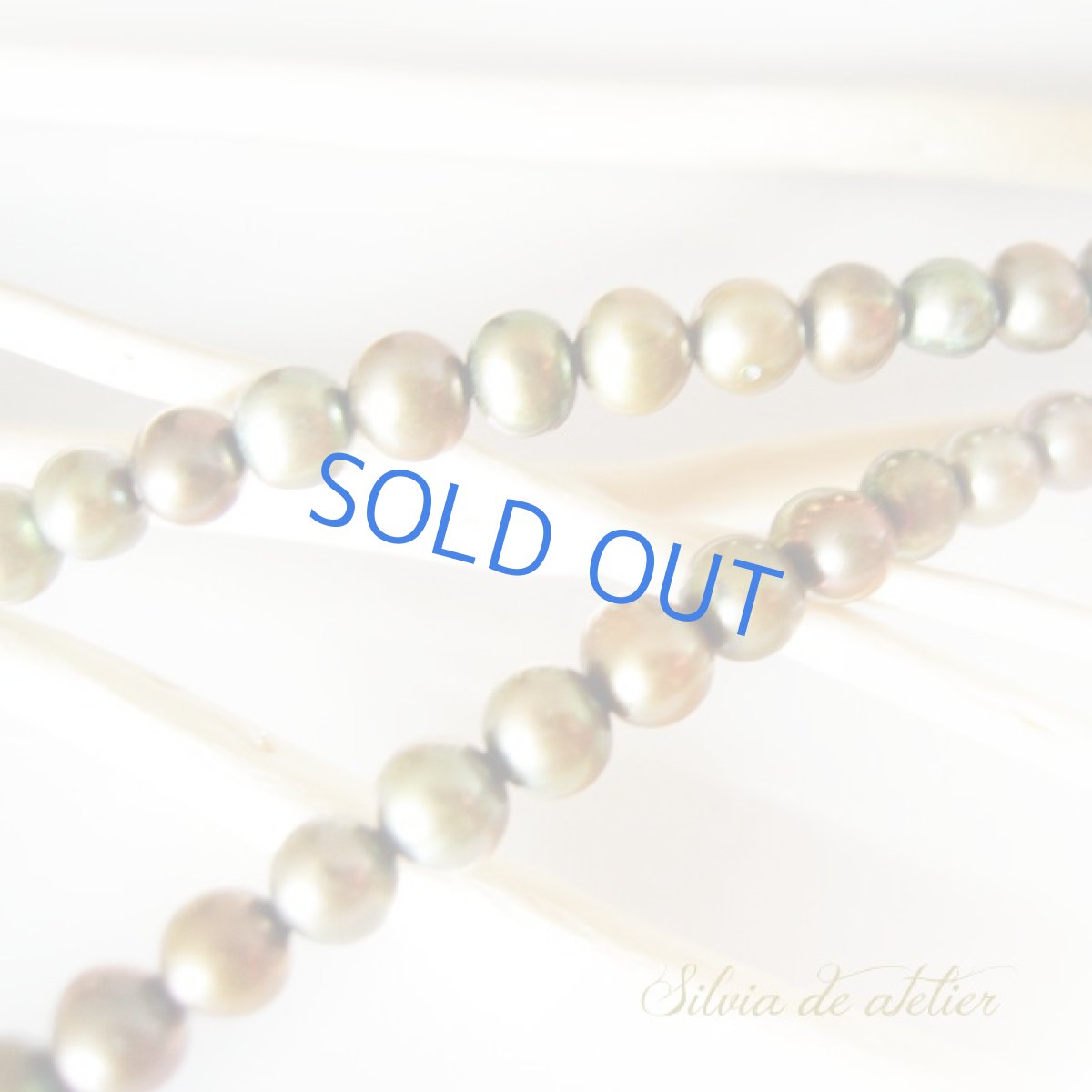 画像2: モスグリーンカーキ　淡水パール　ポテトラウンド　ショートデザインネックレス (2)