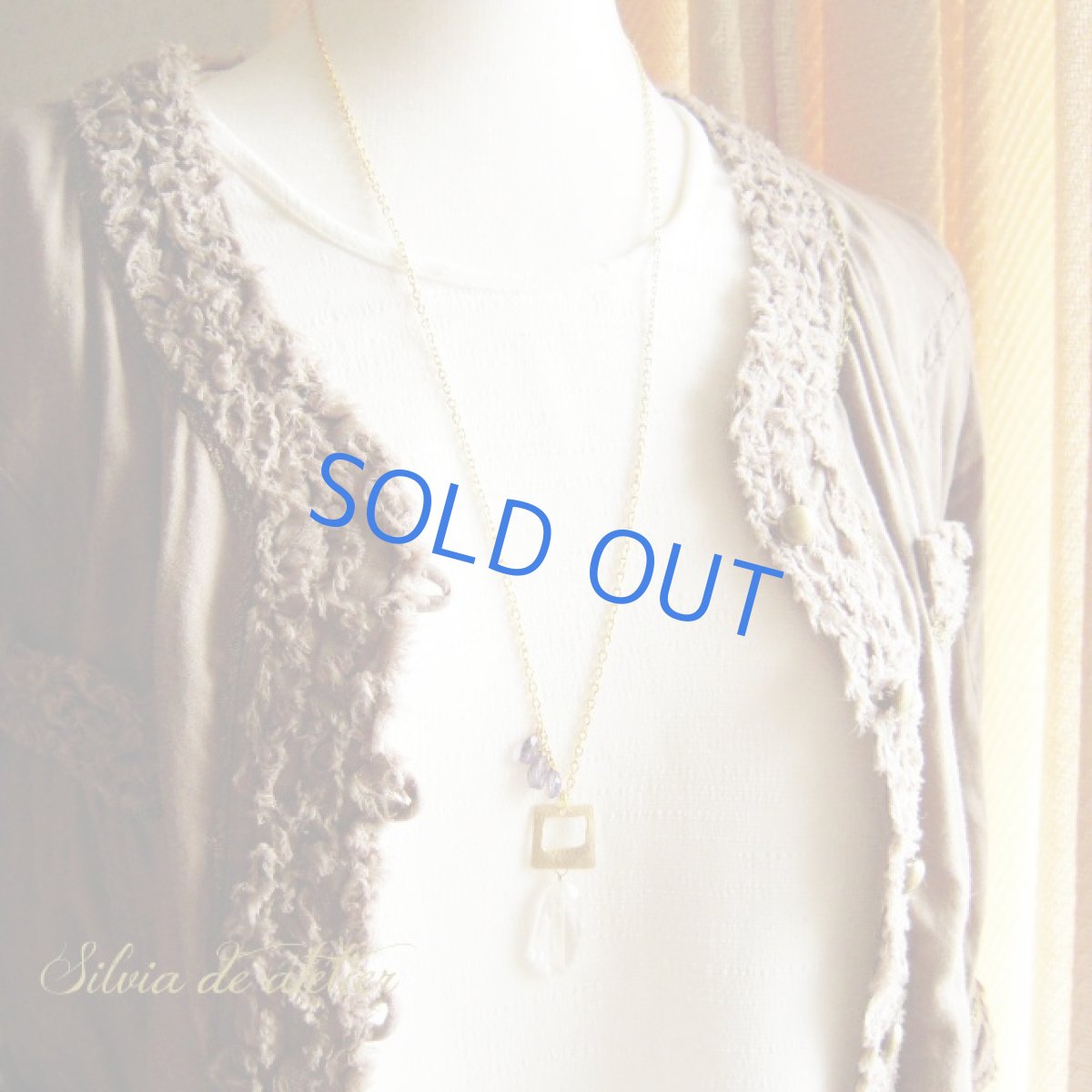 画像4: 限定２本　マットスクエアチャーム＆クリスタルタンブル　アシンメトリー　ゴールドチェーンロングネックレス (4)