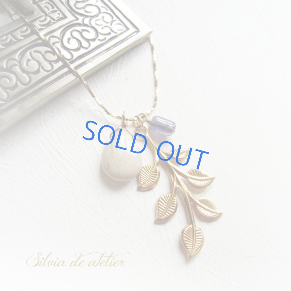 画像3: 限定のみ　リーフチャーム＆リバーストーン＆アイオライト　vintageチェーンロングネックレス (3)