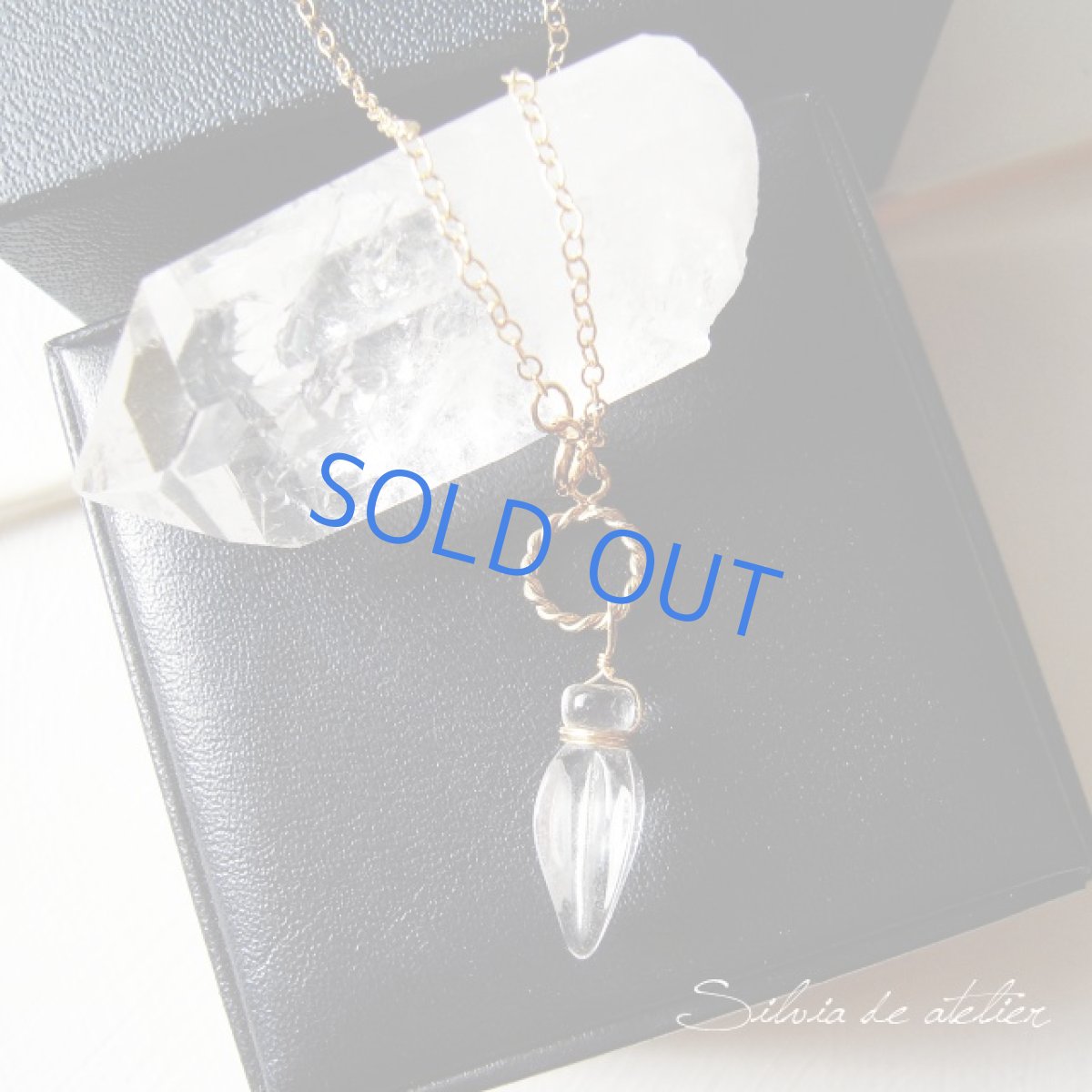 画像2: 1点もの　レアストーン♪　クリスタルクォーツ　カービング　ドロップ　14kgfネックレス　50cm (2)