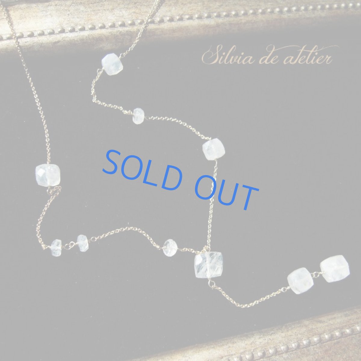 画像2: ＜1点もの・B＞　レインボーブルームーンストーン　キューブ　Y字　14kgfロングネックレス (2)