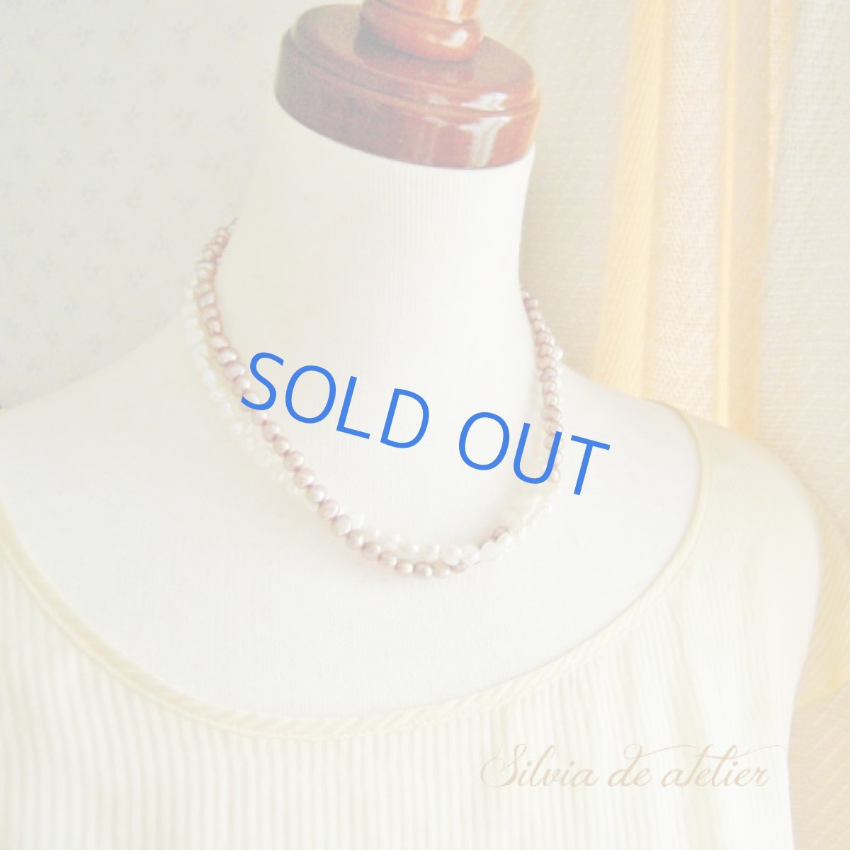 画像4: 1点もの　バイカラー　ピンクベージュ　×　ホワイト　淡水パール　ロングネックレス (4)