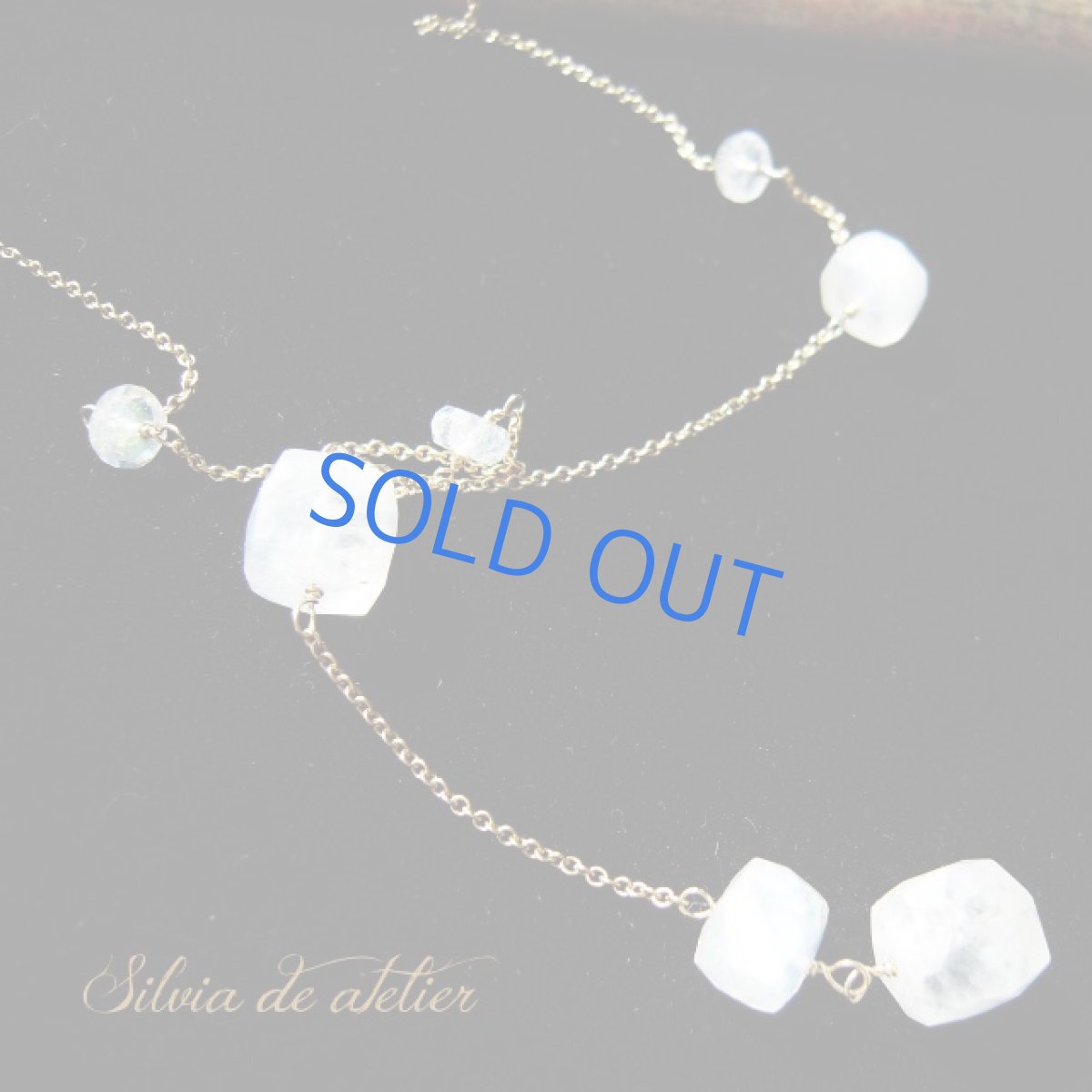 画像2: ＜1点もの・A＞　レインボーブルームーンストーン　キューブ　Y字　14kgfロングネックレス (2)