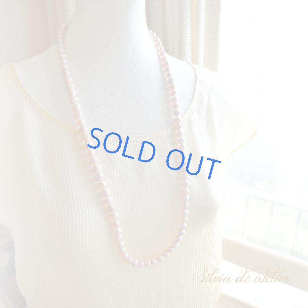 画像5: ＜訳あり・２本のみ＞バタフライ真鍮製チャーム付き　ライトピンク〜ラベンダー　グラデーション　大粒淡水パールロングネックレス (5)