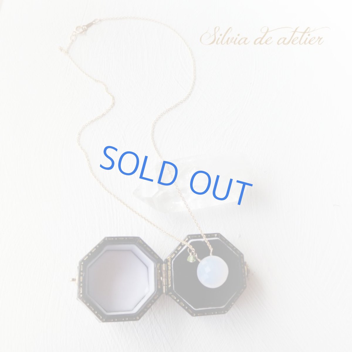 画像3: 1点もの　大粒　天然　ホワイトカルセドニー　コインカット　14kgfネックレス (3)