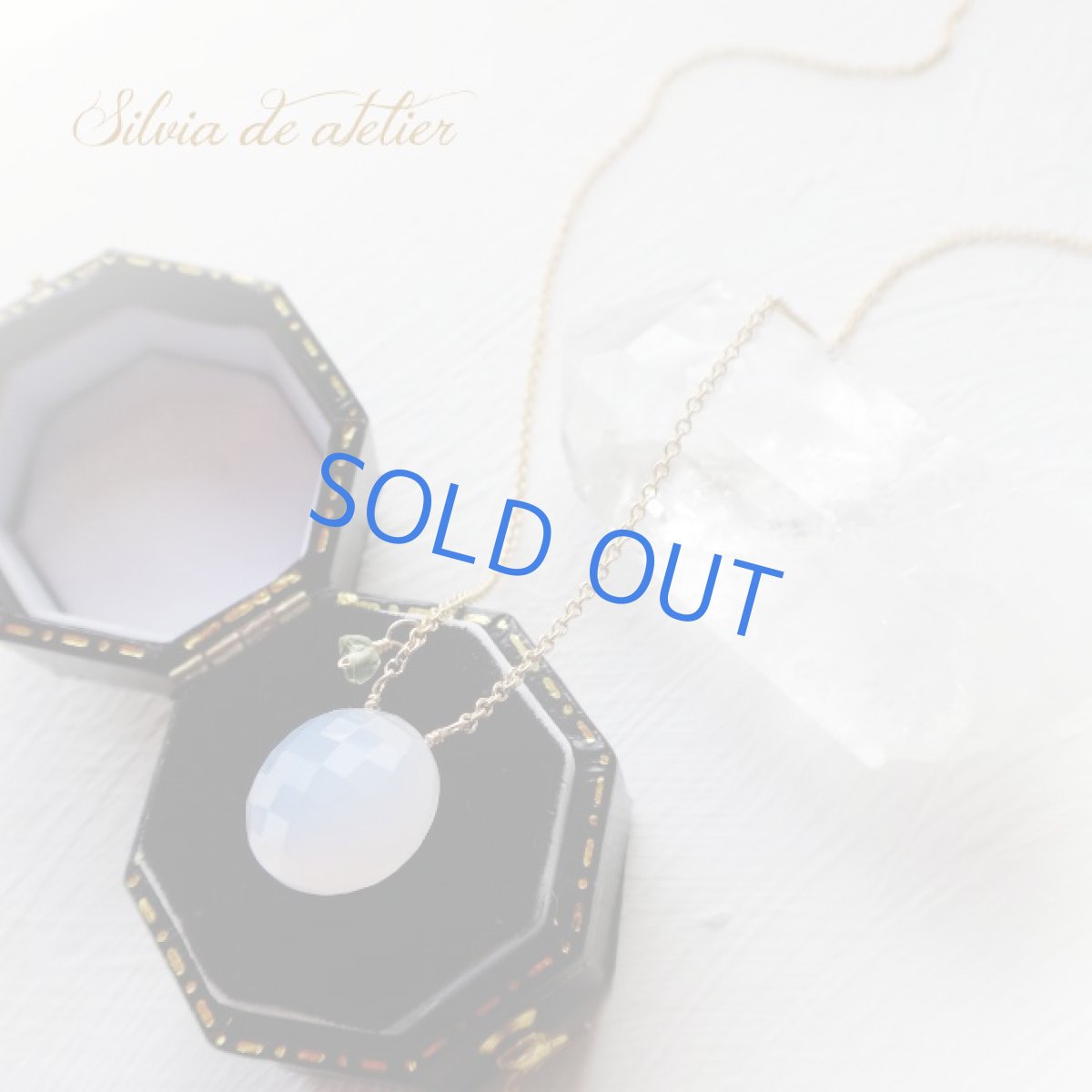 画像4: 1点もの　大粒　天然　ホワイトカルセドニー　コインカット　14kgfネックレス (4)