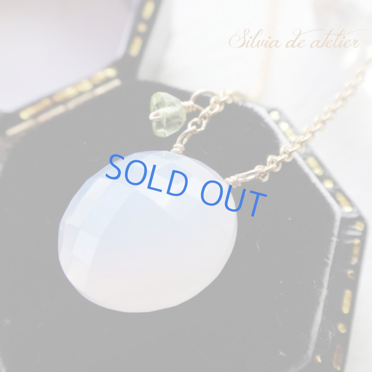 画像2: 1点もの　大粒　天然　ホワイトカルセドニー　コインカット　14kgfネックレス (2)