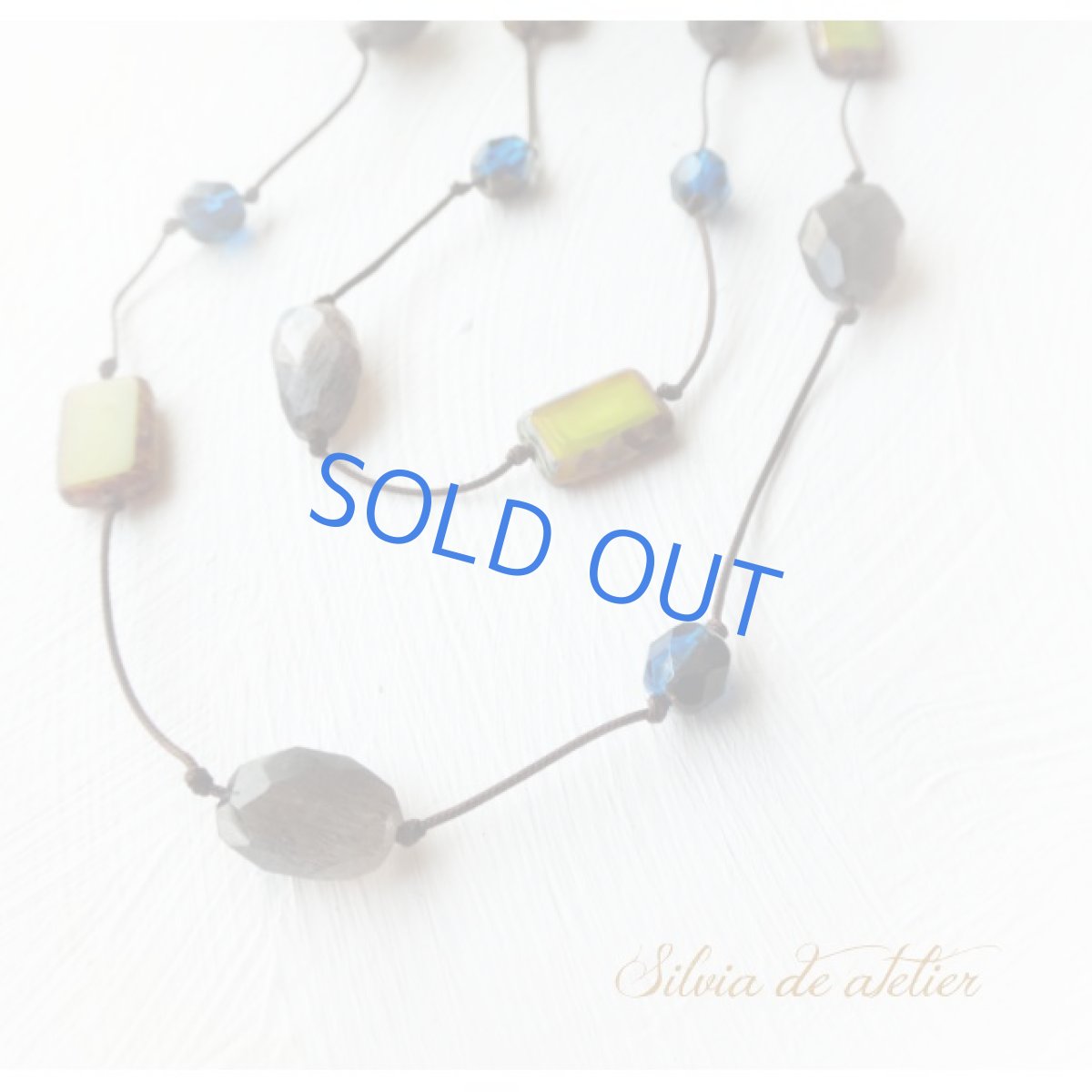 画像3: １点もの　イエローチェコガラス　グレームーンストーン　ブラウンビーズコード　エアリー　ロングネックレス (3)