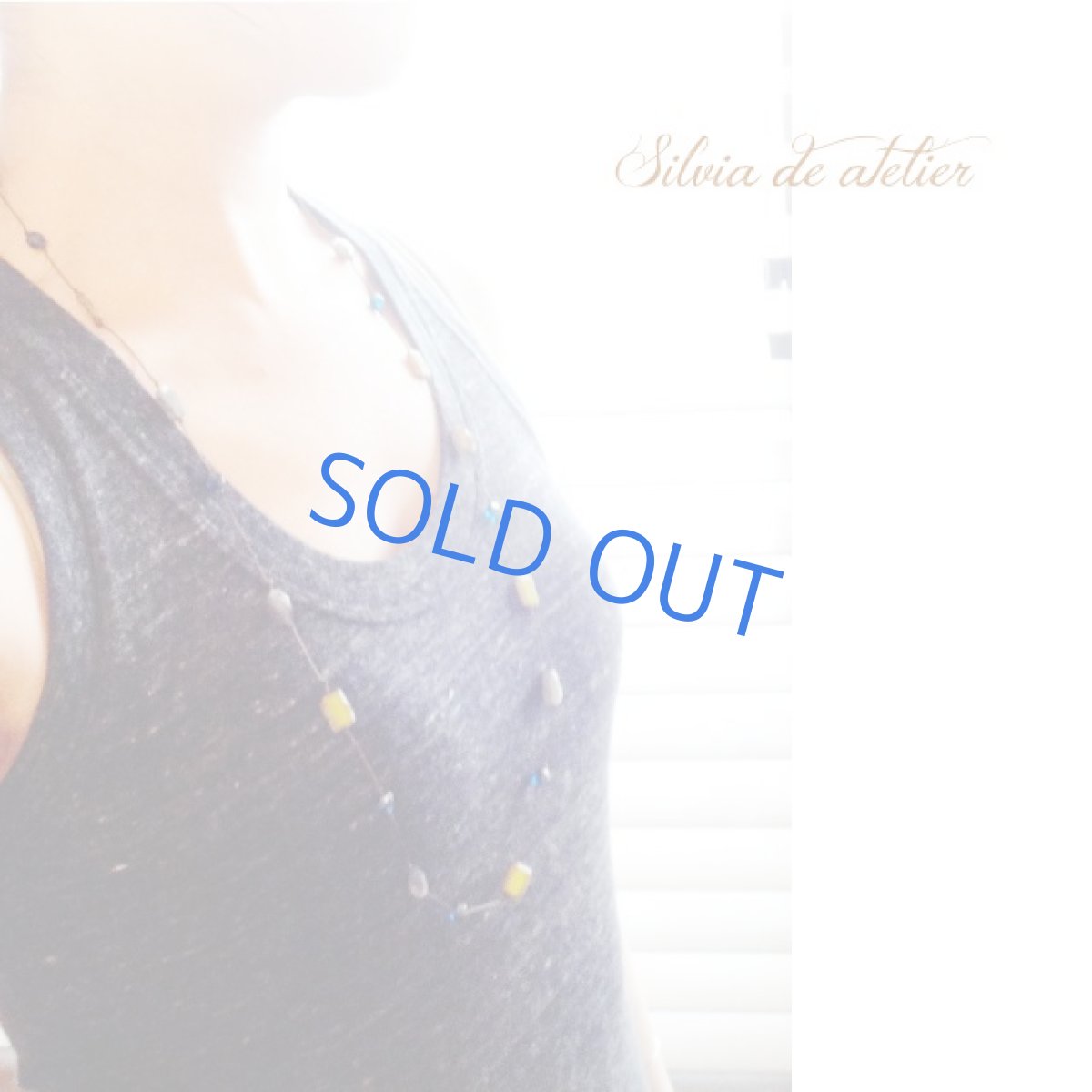 画像9: １点もの　イエローチェコガラス　グレームーンストーン　ブラウンビーズコード　エアリー　ロングネックレス (9)