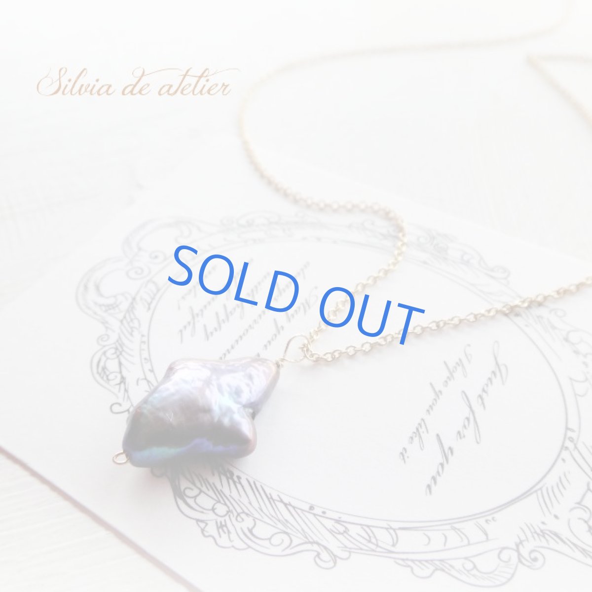 画像2: 残り4 フラットダイヤ型 ピーコックネイビー 淡水パール 14kgfネックレス (2)