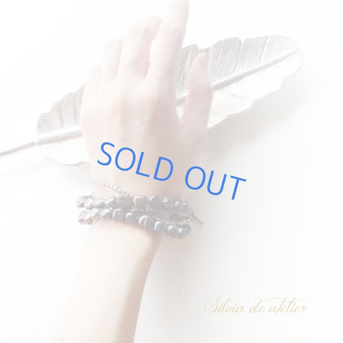 画像4: 在庫僅少　ブラックパープル　淡水パールラウンドバロック　アンティークシルバービーズバイカラーロングネックレス (4)