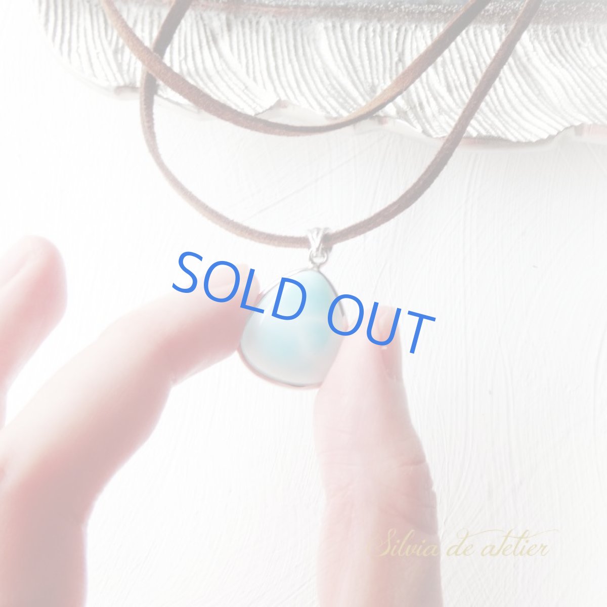 画像2: ＜Petite vague＞ドミニカ共和国産　ドロップ型　ラリマー　スエード　ブラウンコードネックレス (2)