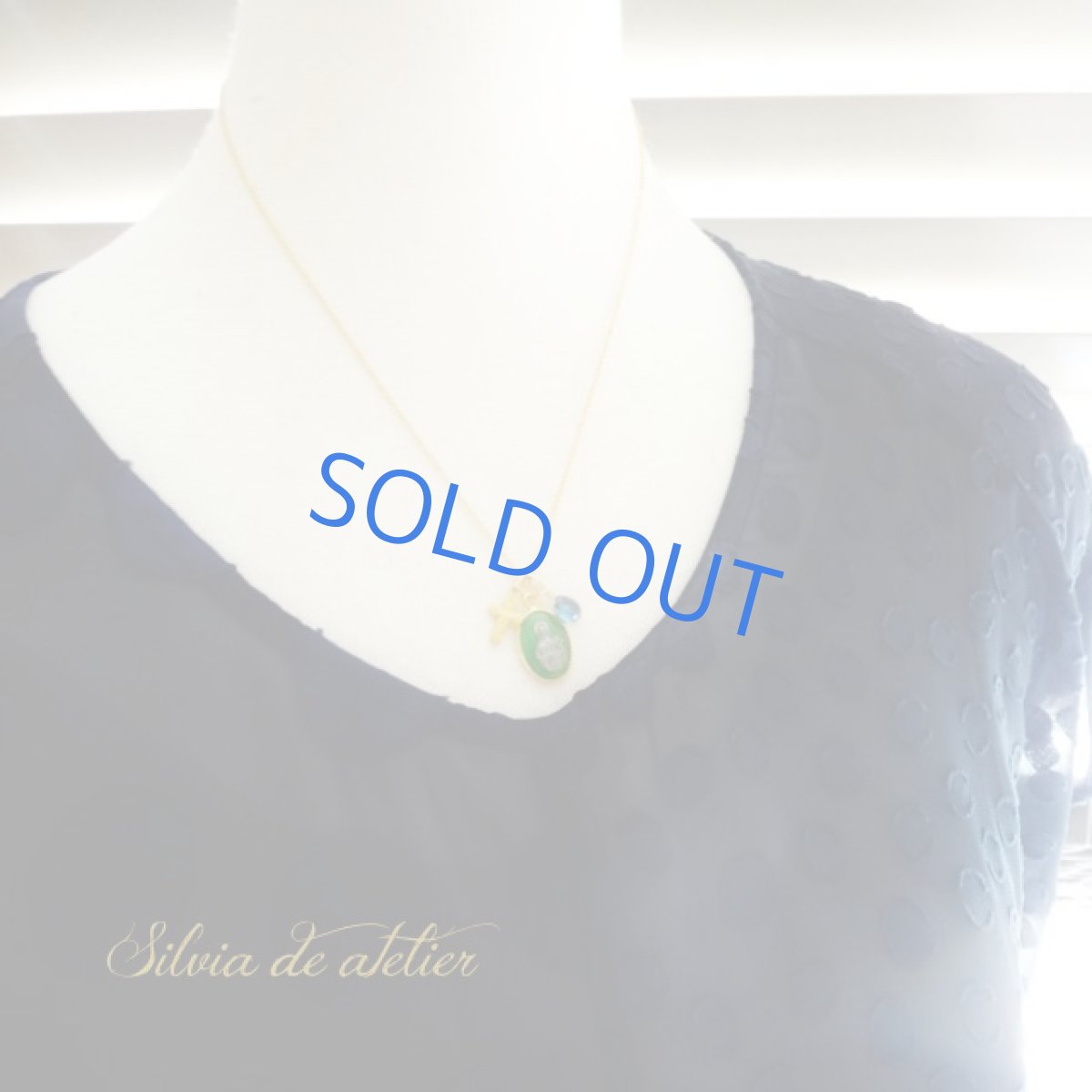 画像6: vintageグリーンガラス　マリアメダイ　クロス＆ロンドンブルートパーズチャーム　　14kgfネックレス (6)