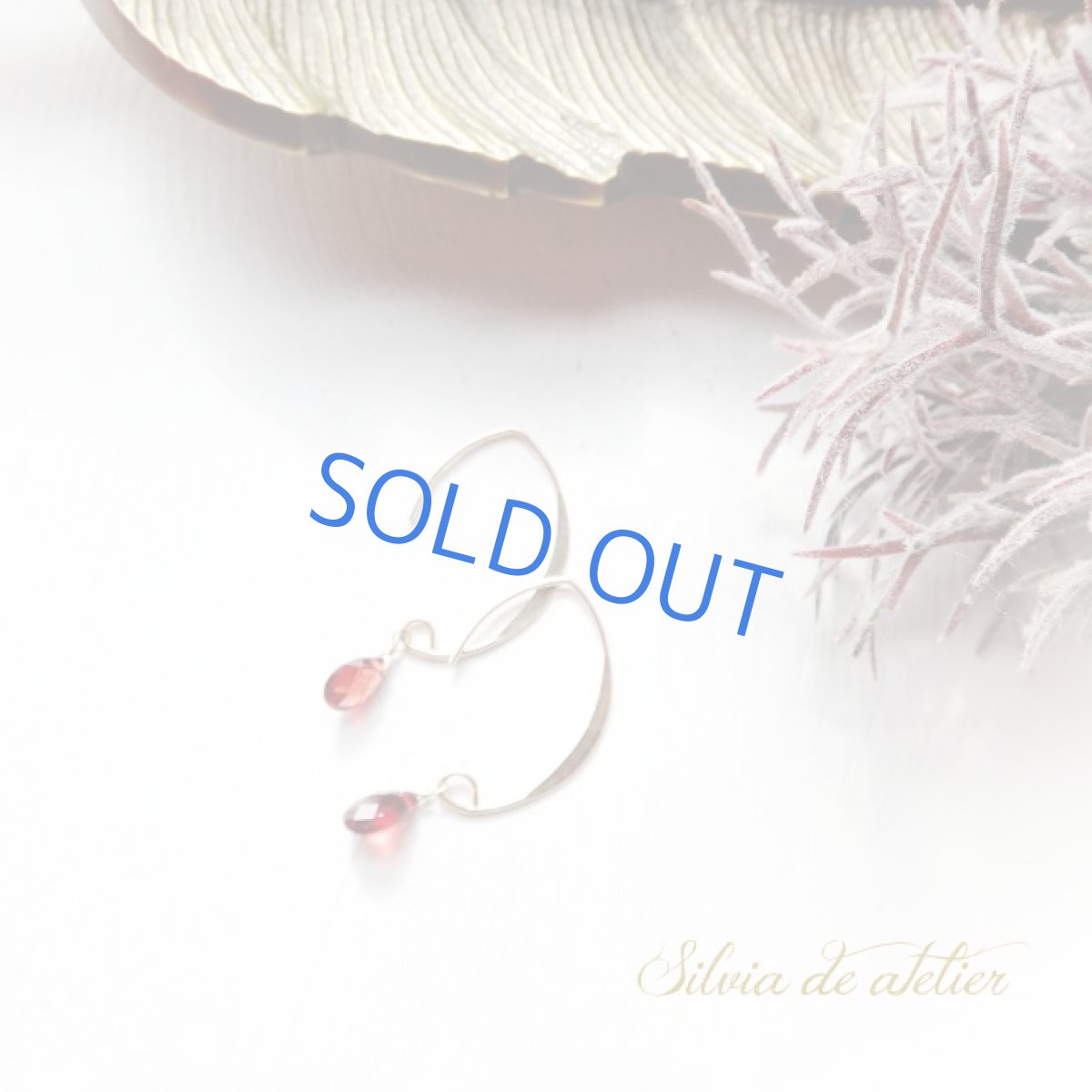 画像5: <1点もの＞モザンビークガーネット　ペアシェイプ　14kgfアーモンドフックピアス (5)