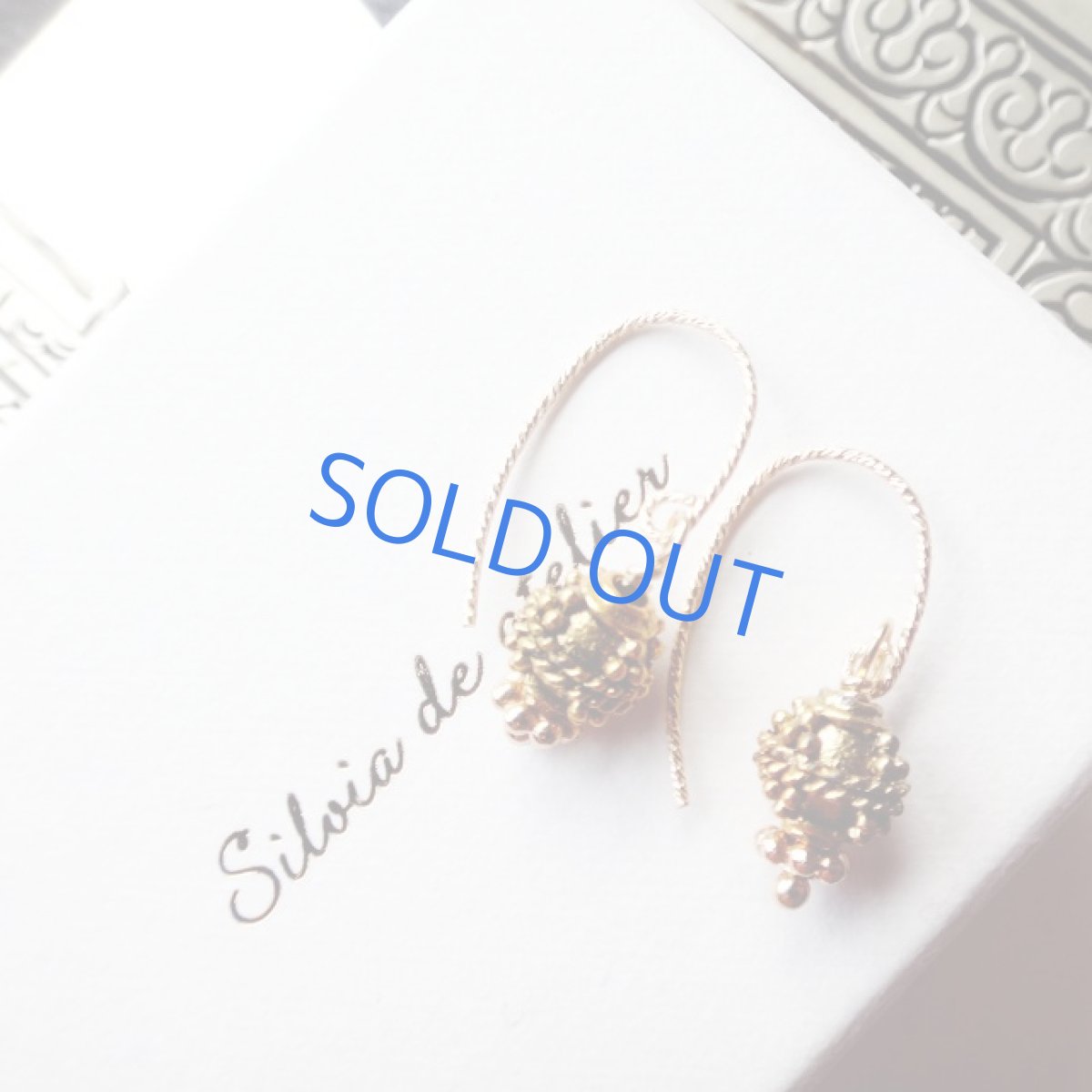 画像2: <限定1＞エスニック真鍮ビーズ　14kgfグリッターフックピアス (2)