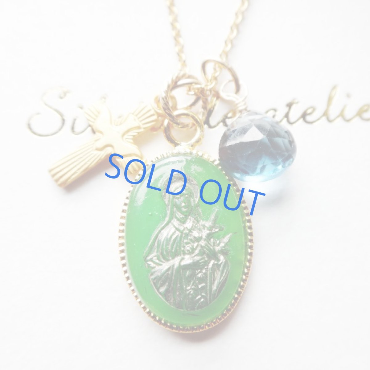 画像3: vintageグリーンガラス　マリアメダイ　クロス＆ロンドンブルートパーズチャーム　　14kgfネックレス (3)