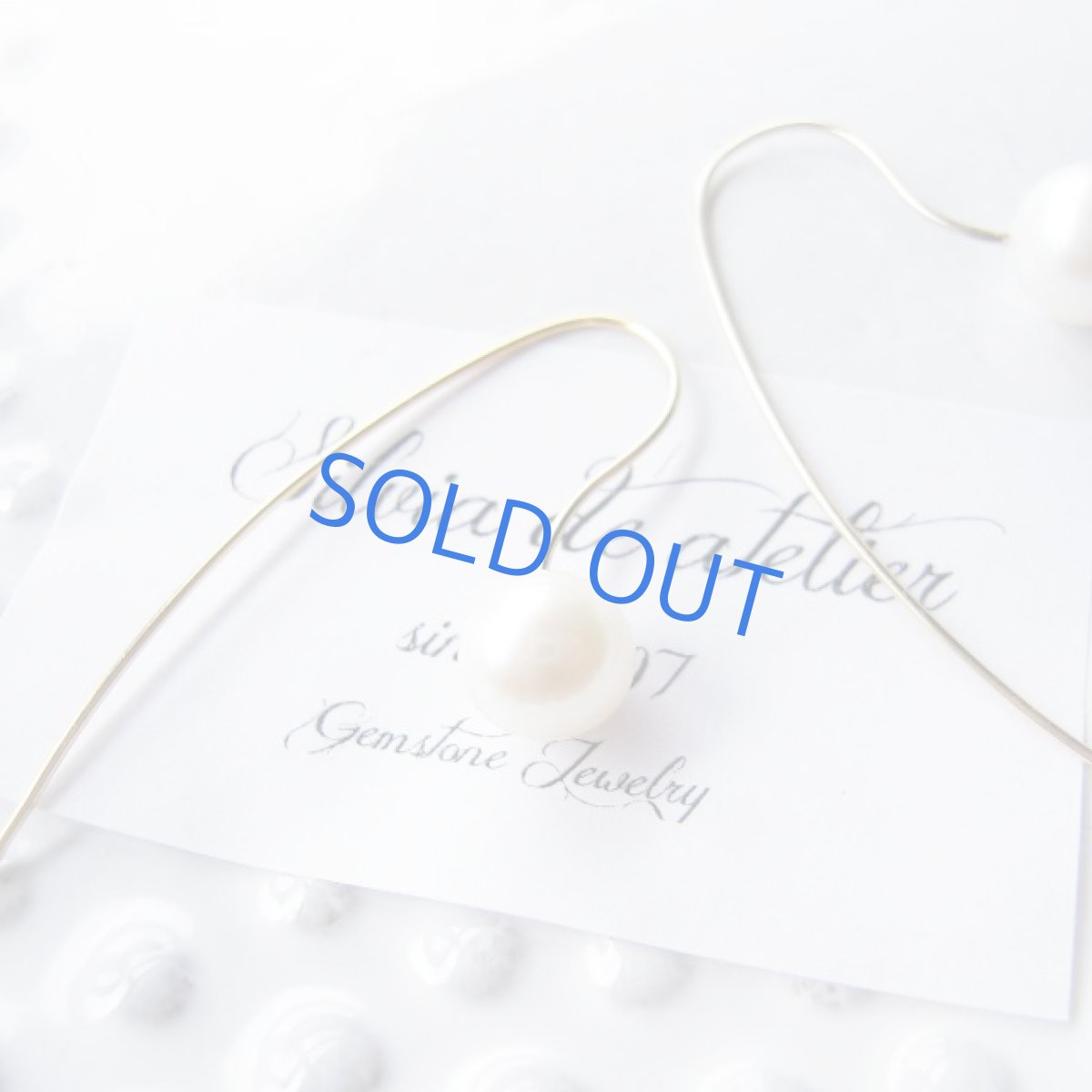 画像3: 一粒淡水パール　14kgf　ファニーシェイプ　ゴールドワイヤーピアス (3)