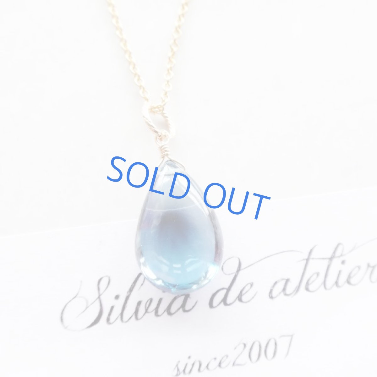 画像2: ＜1点もの＞大粒　ロンドンブルートパーズ　ペアシェイププレーン　14kgfチェーンネックレス約50cm (2)