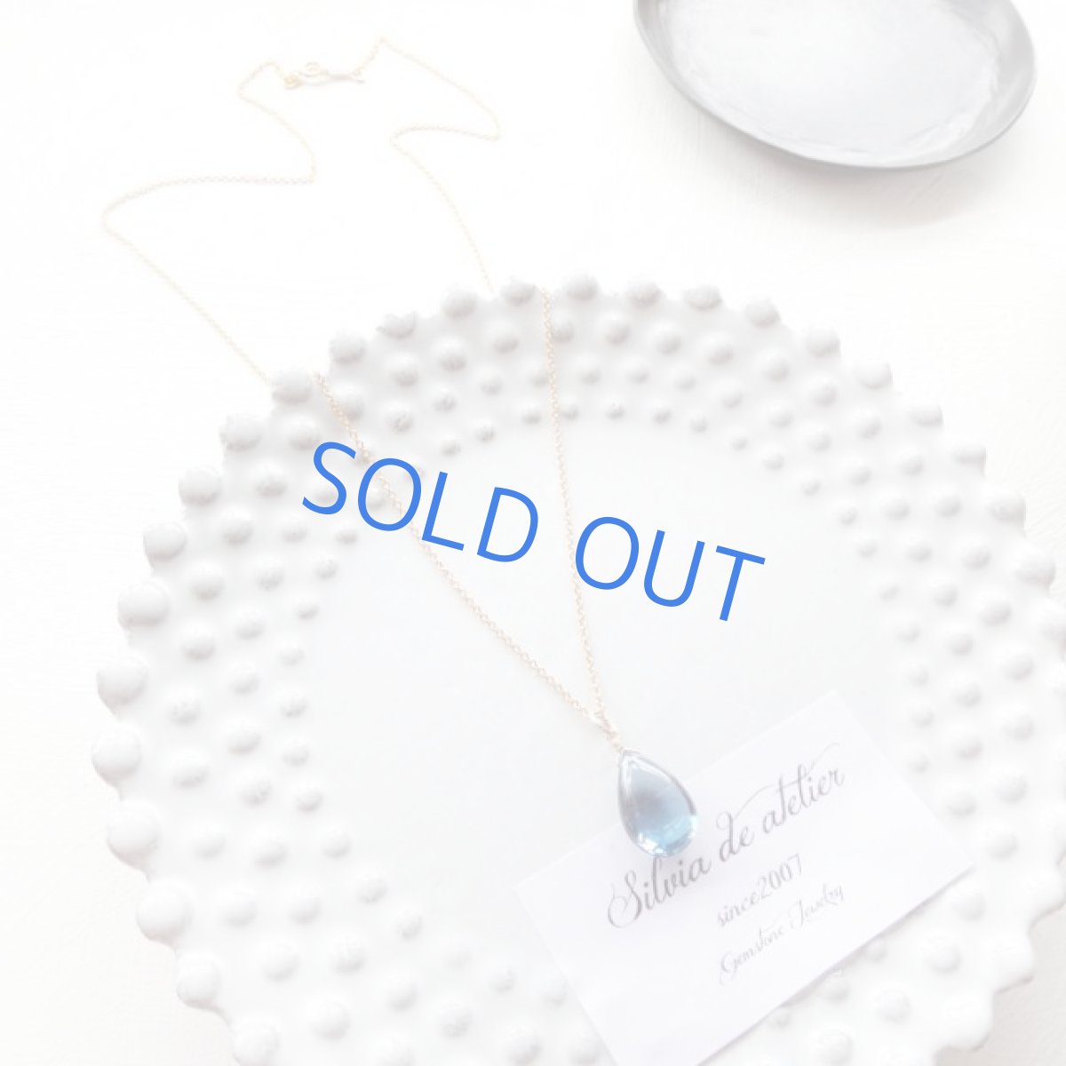 画像4: ＜1点もの＞大粒　ロンドンブルートパーズ　ペアシェイププレーン　14kgfチェーンネックレス約50cm (4)